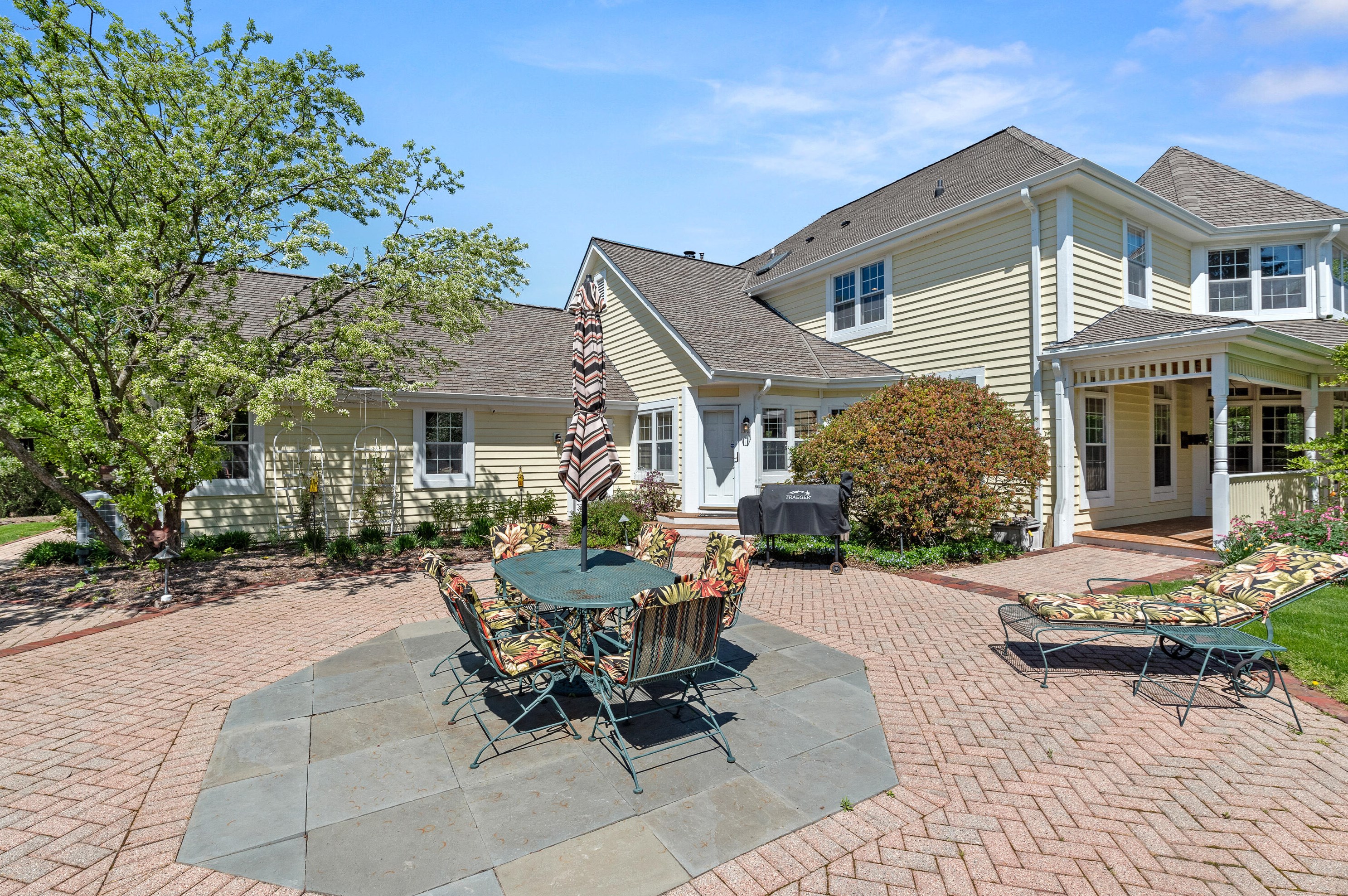 4307 W Squire Rd, Thiensville, WI 53092