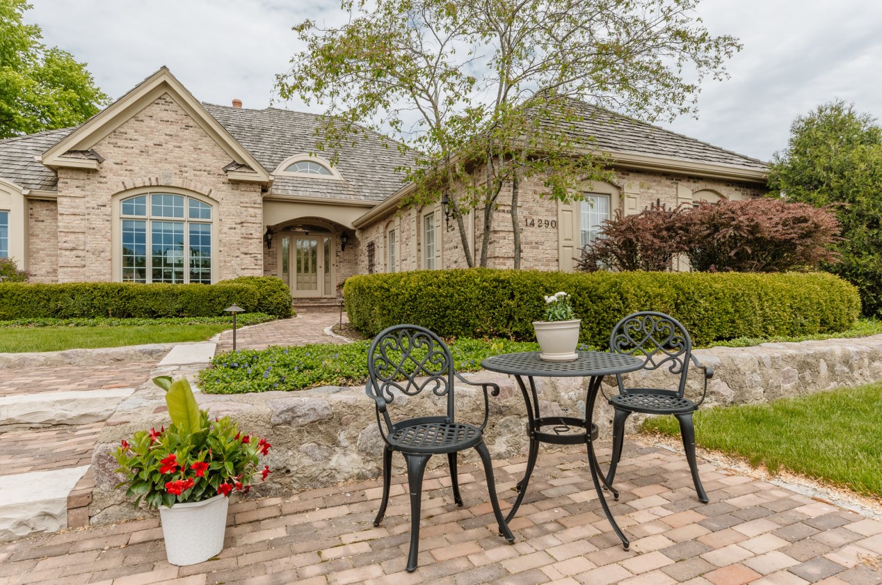 14290 Chesterwood Dr, Brookfield, WI 53005