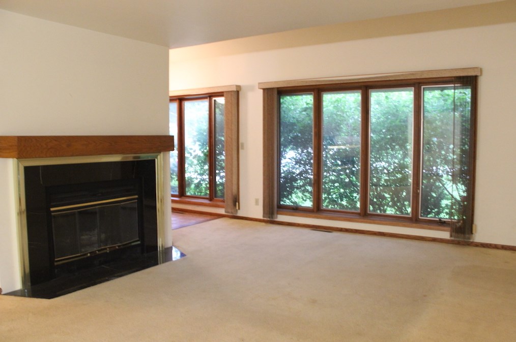 16865 Eldorado Dr, Brookfield, WI 53005-1374