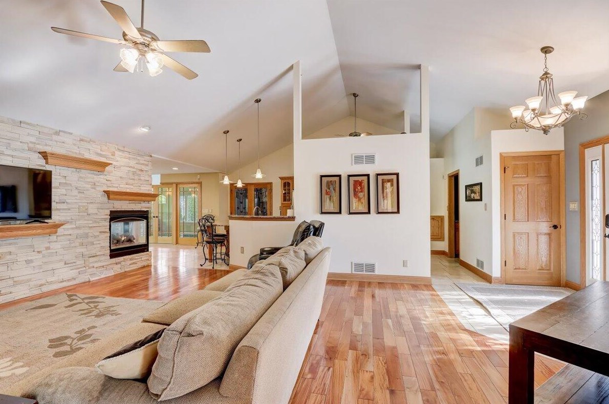 11005 42nd Ave, Kenosha, WI 53158