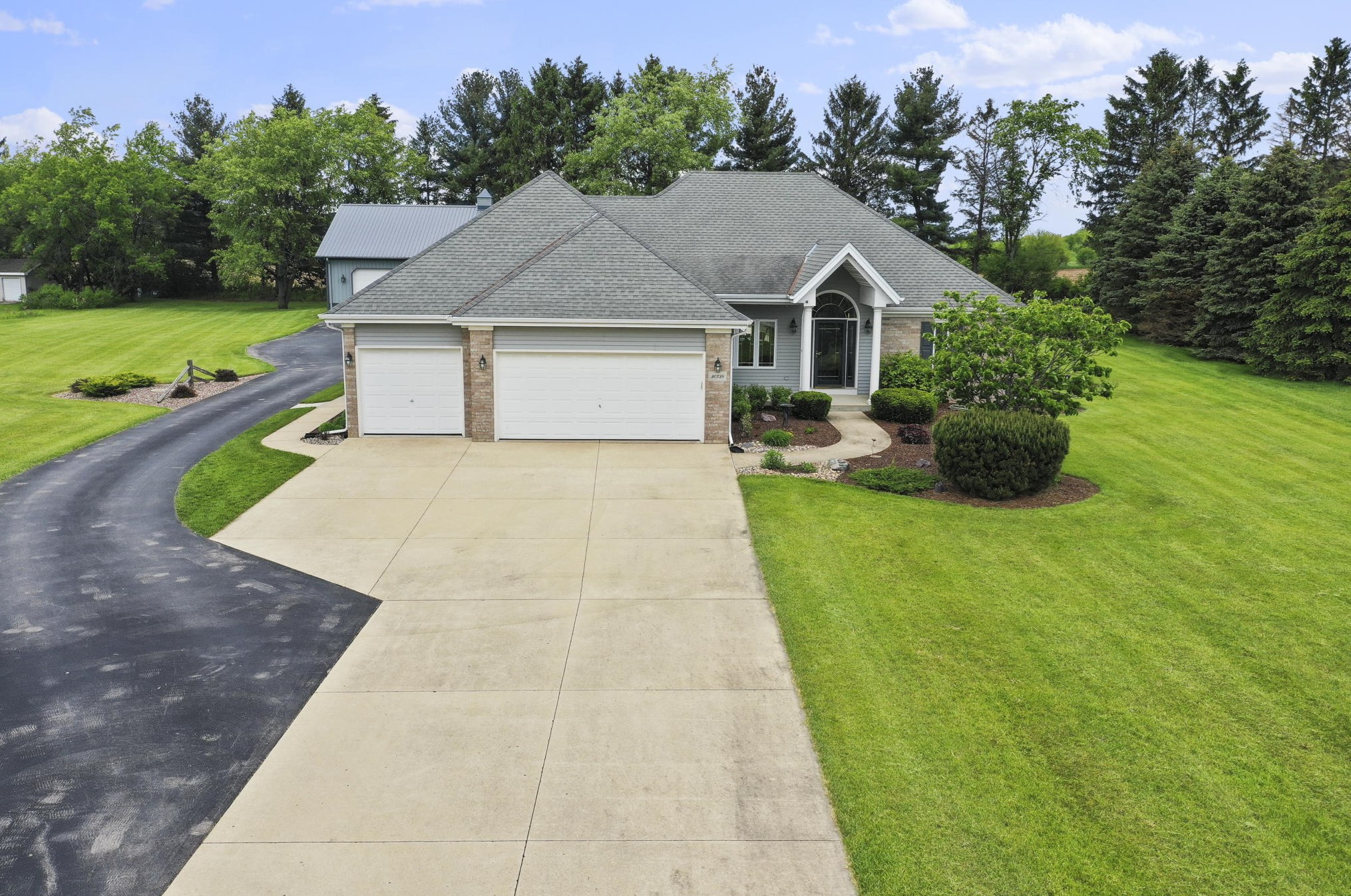30738 Running Fox Trl, Lyons, WI 53105-8966
