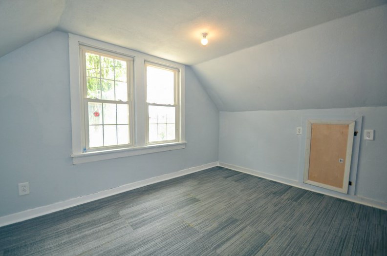 5225 Whitnall Ave, Cudahy WI  53110-1940 exterior