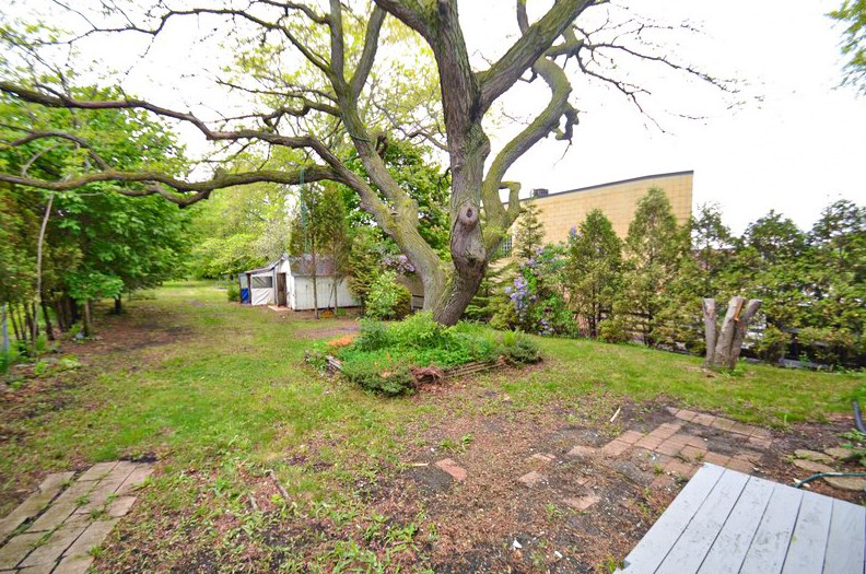 5225 Whitnall Ave, Cudahy WI  53110-1940 exterior