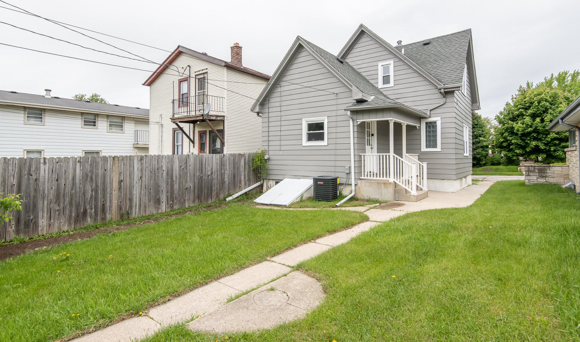 3551 Armour Ave, Cudahy, WI 53110-1101