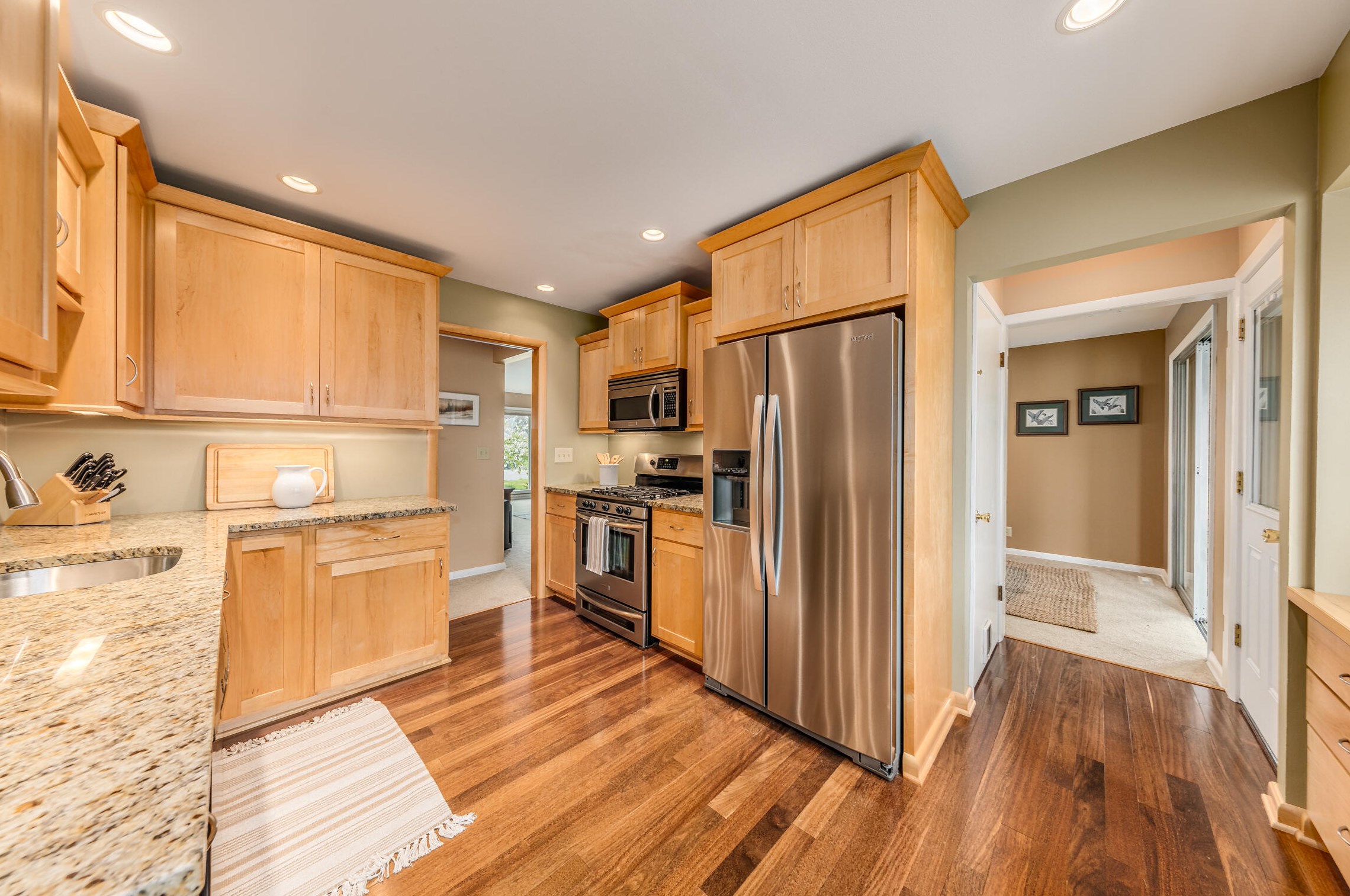 7535 Seneca Rd, Milwaukee WI 53217-3142 exterior