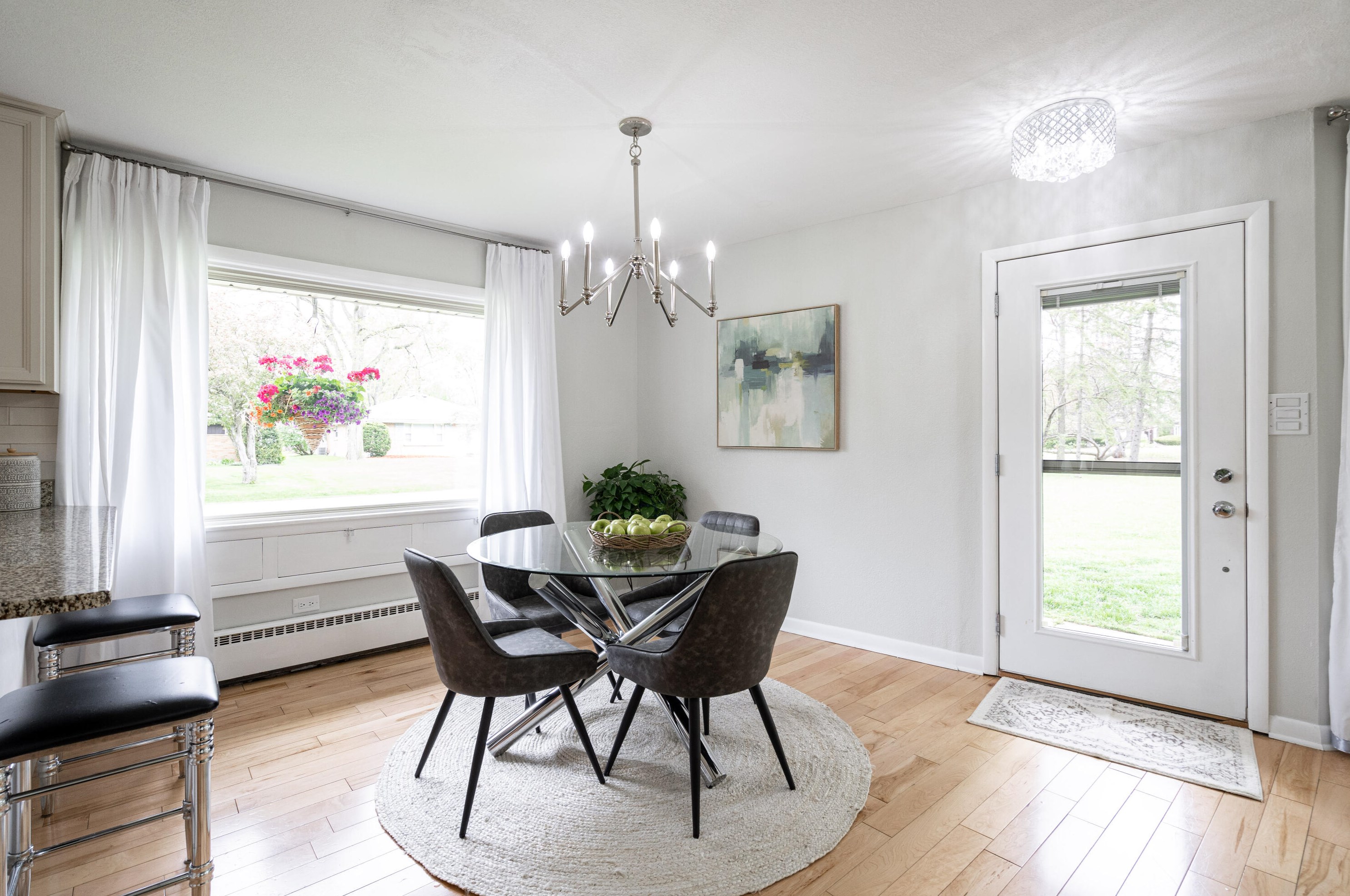 8934 Seneca Rd, Milwaukee WI 53217-2331 exterior