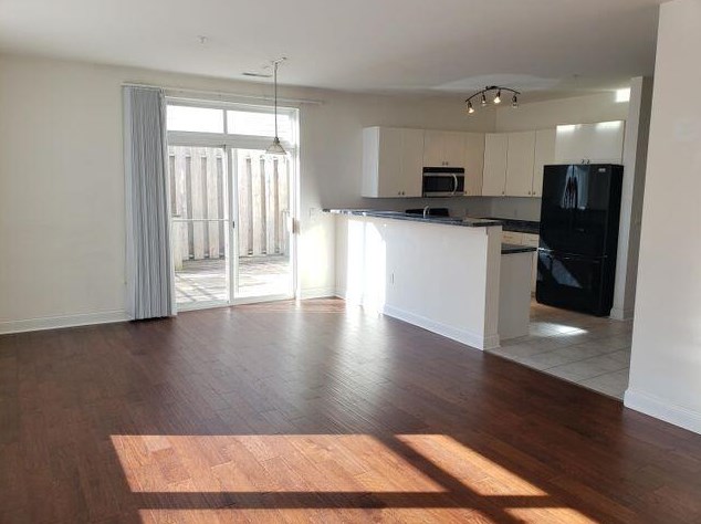 1550 N Warren Ave #307, Milwaukee, WI 53202