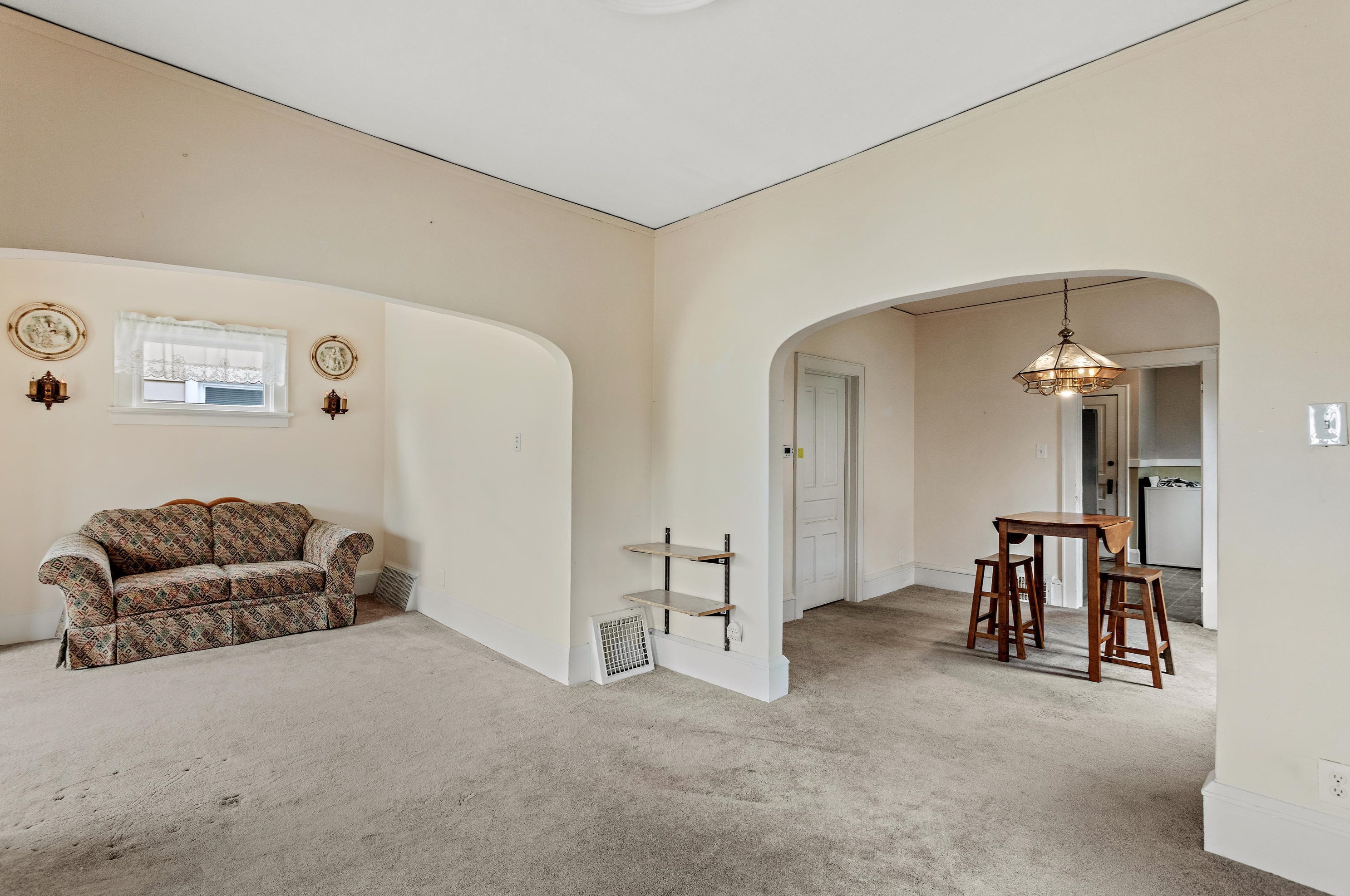 1306 Monroe Ave, South Milwaukee, WI 53172-1928