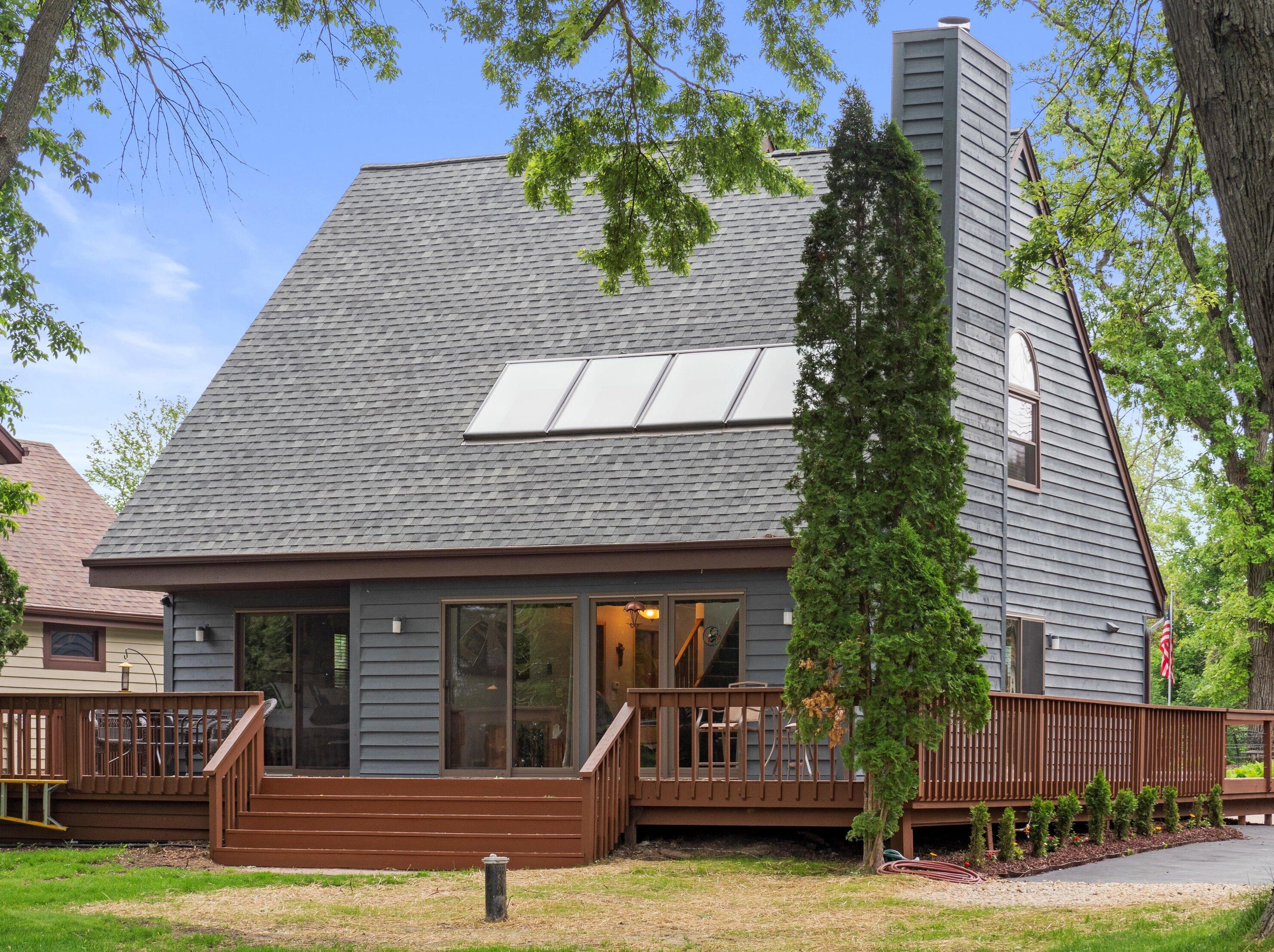 24526 Sandy Point Dr, Waterford, WI 53185