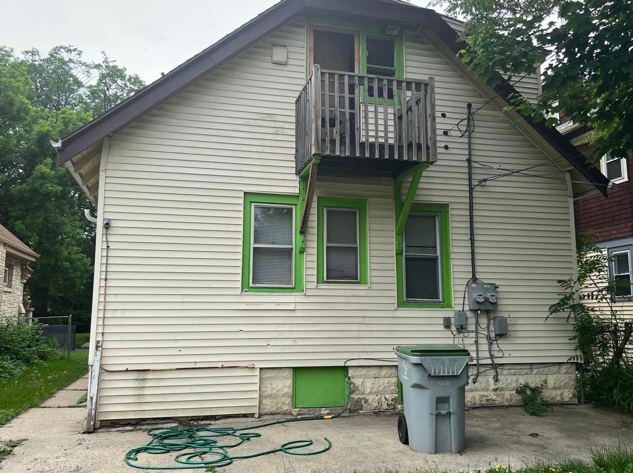 2644 48th St, Milwaukee WI  53210-2414 exterior