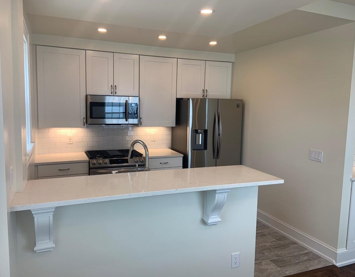 1228 E Juneau Ave #32, Milwaukee, WI 53202
