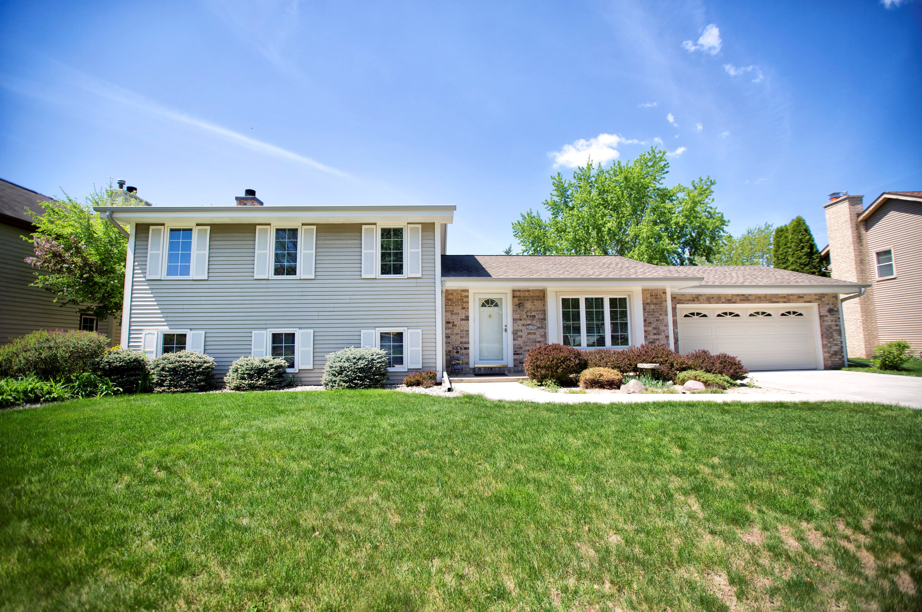 8117 85th St, Hales Corners, WI 53132-8618