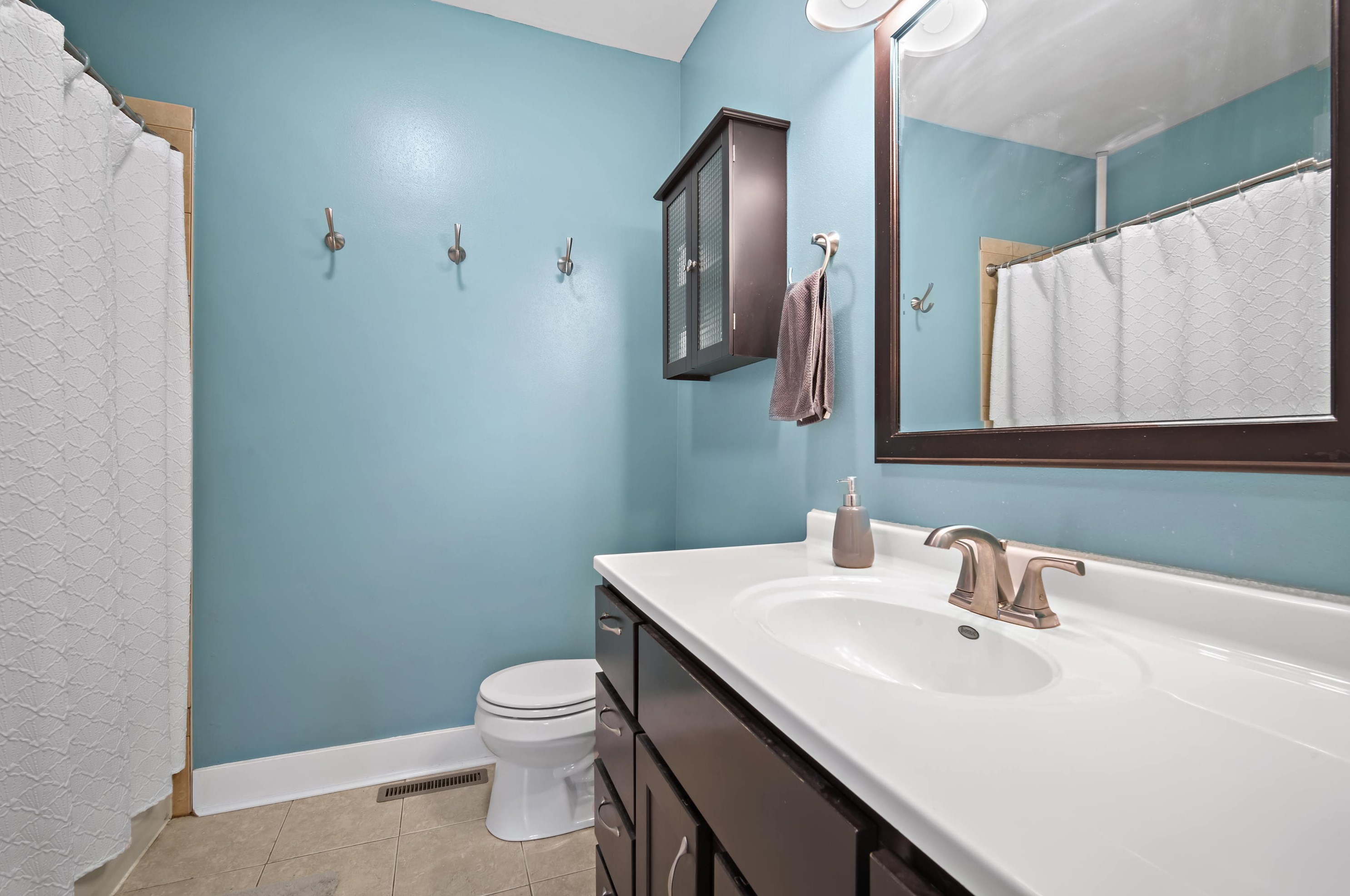 3875 Pulaski Ave, Cudahy WI 53110-1928 exterior