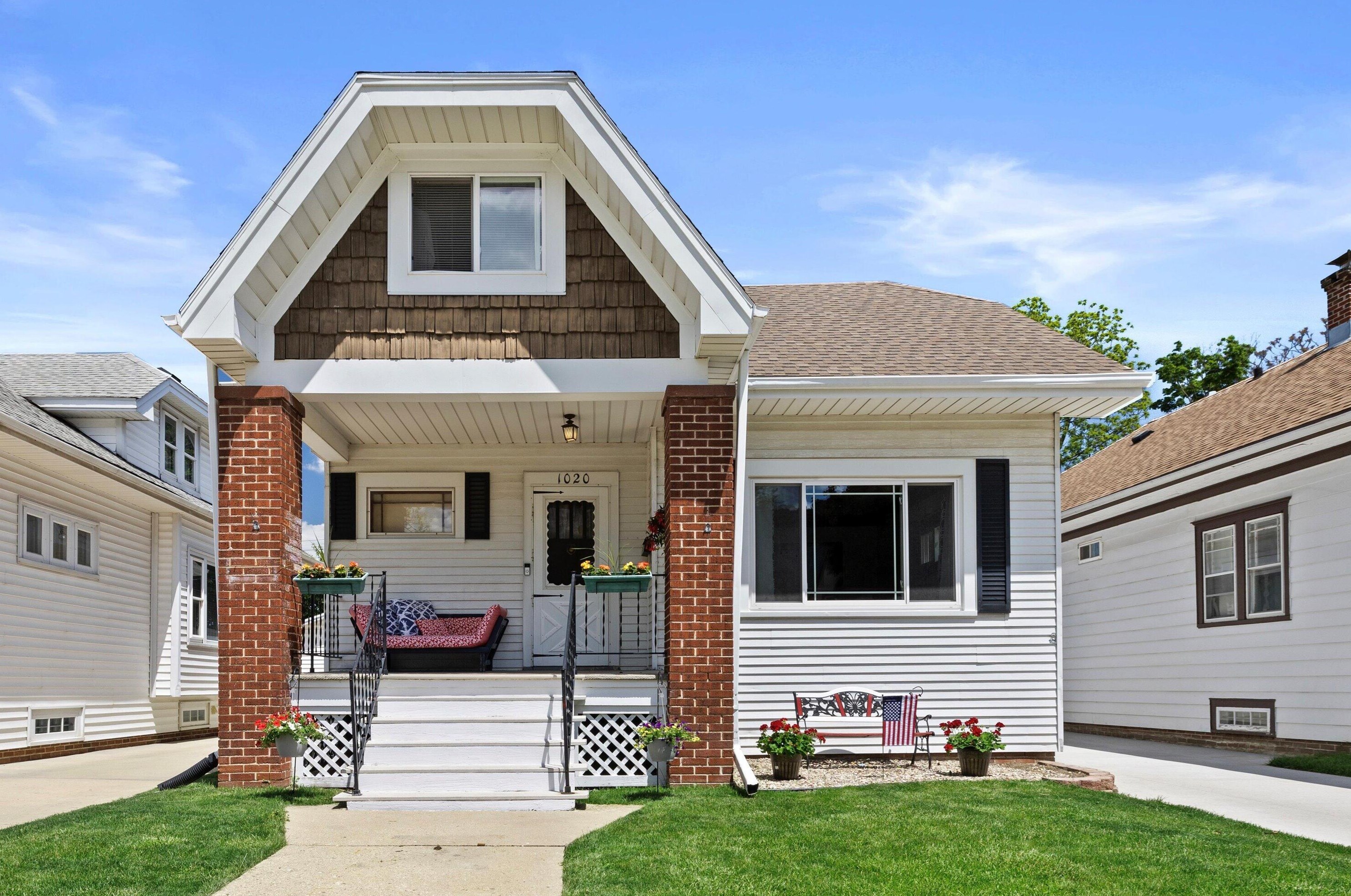 1020 William St, Racine, WI 53402-4154