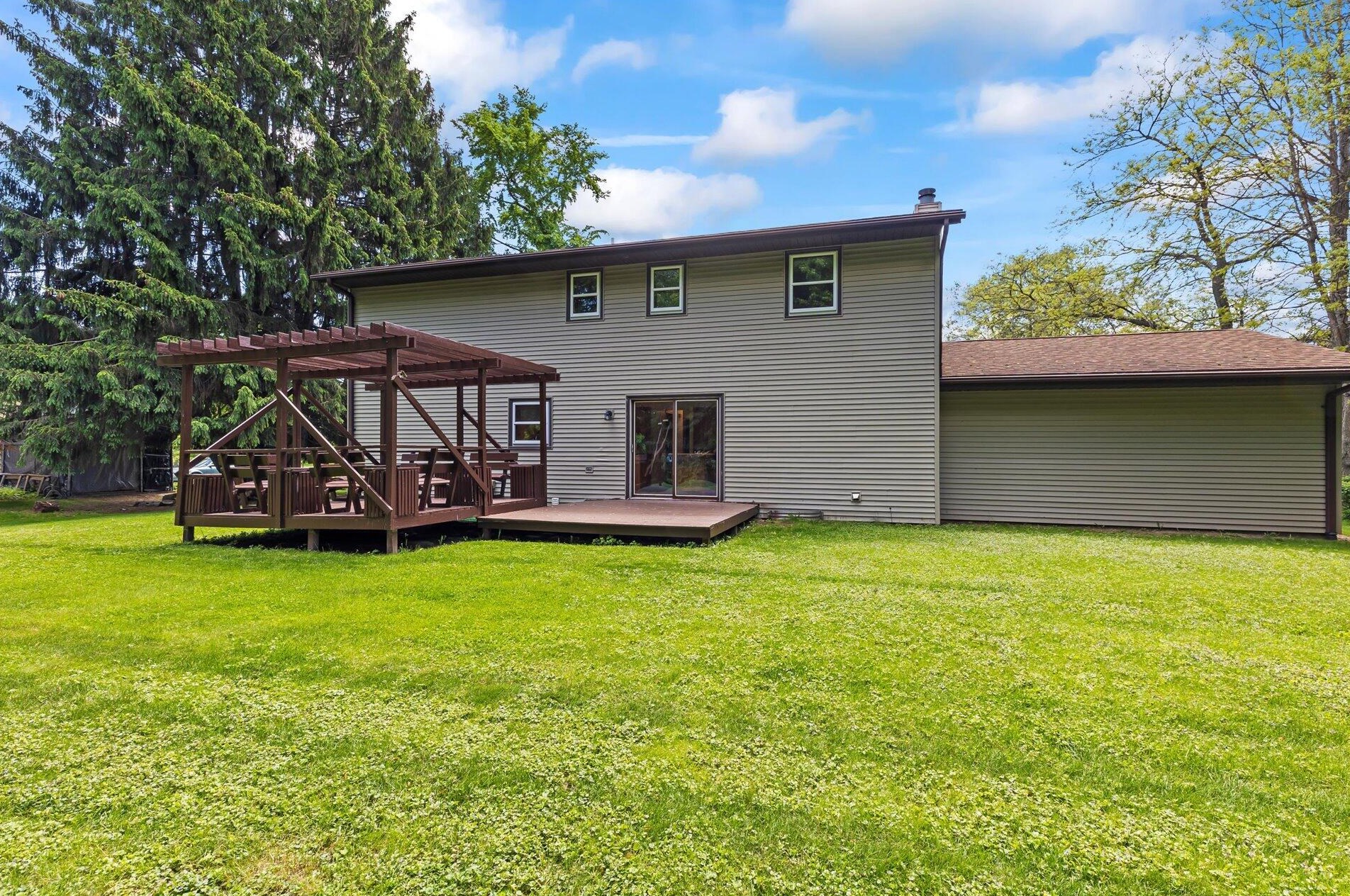1420 Autumn Dr, Racine, WI 53402-1810