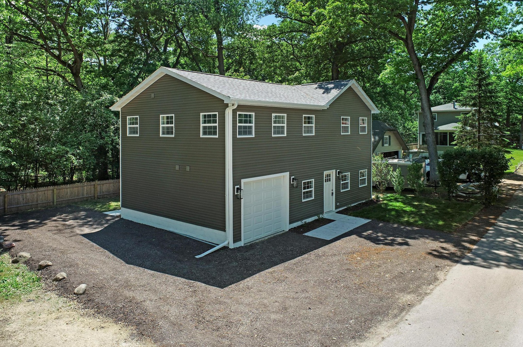 1625 Jackson Park Dr, Delavan, WI 53115-4054