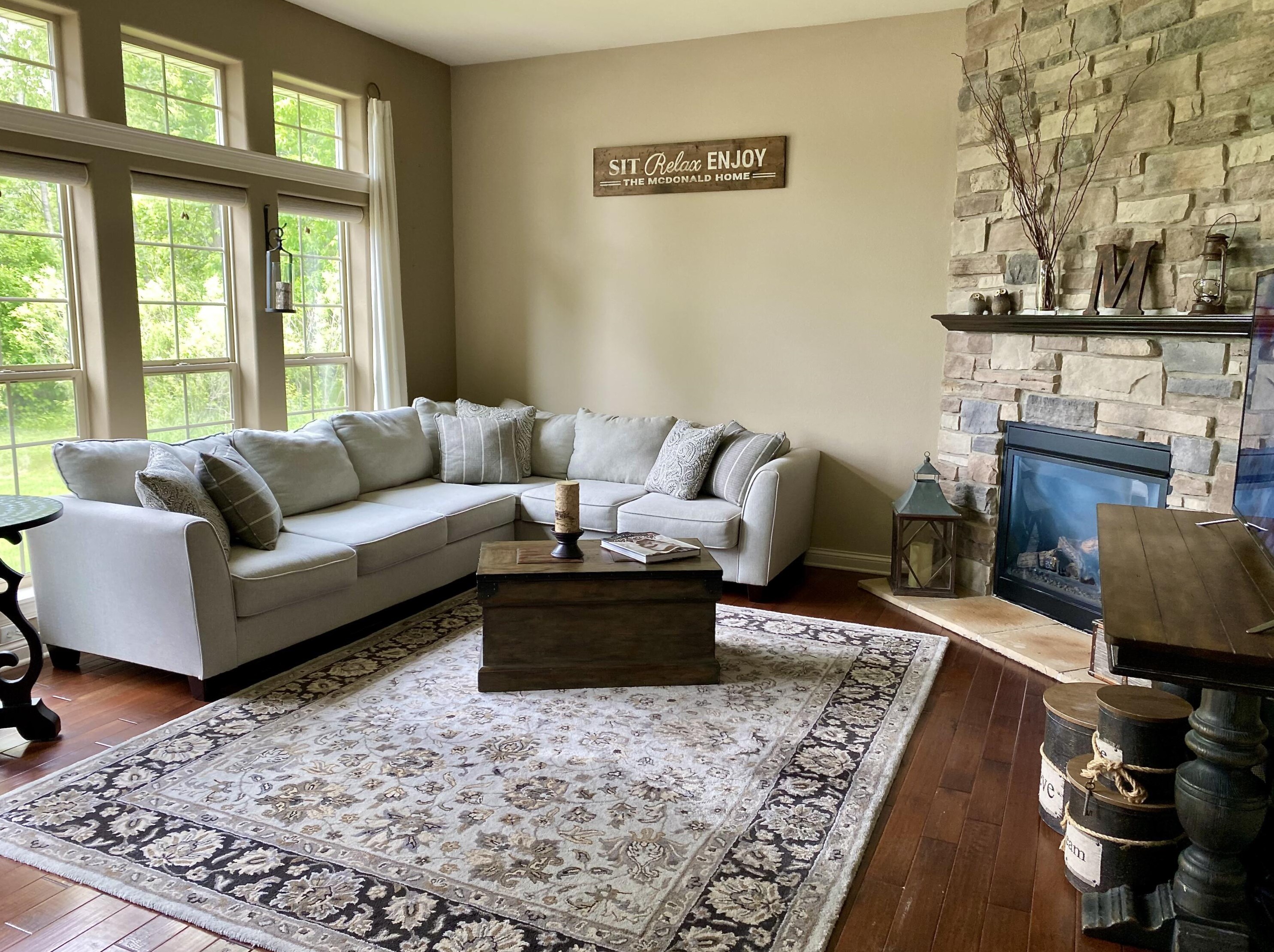 9195 48th St, Hales Corners, WI 53132-7625