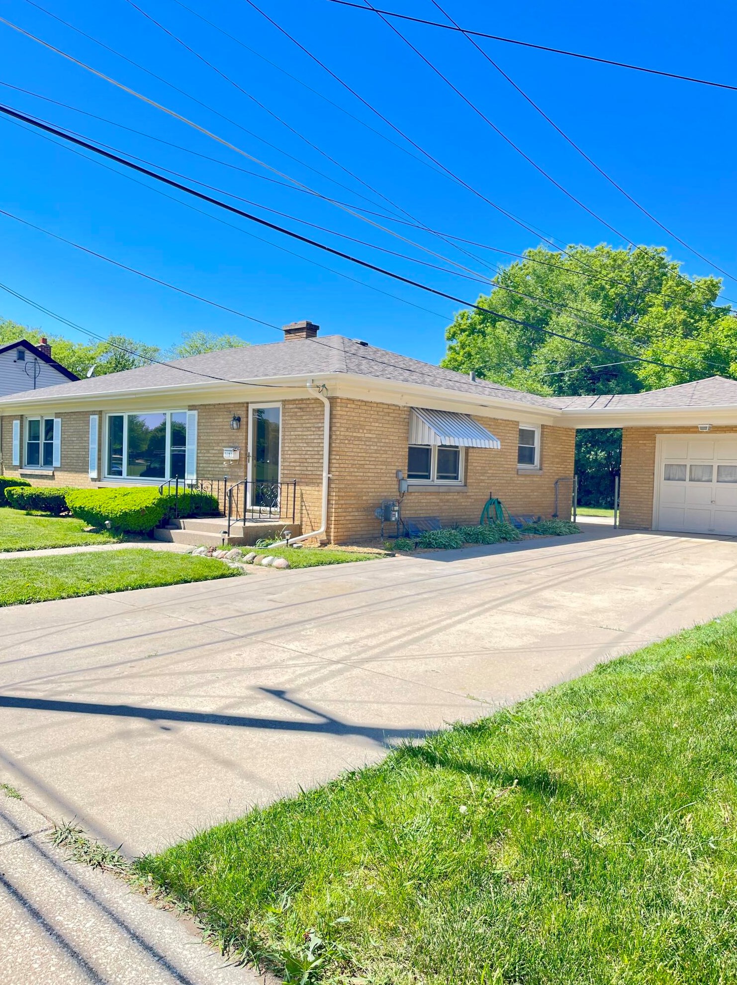 3414 21st St, Racine, WI 53405-3823