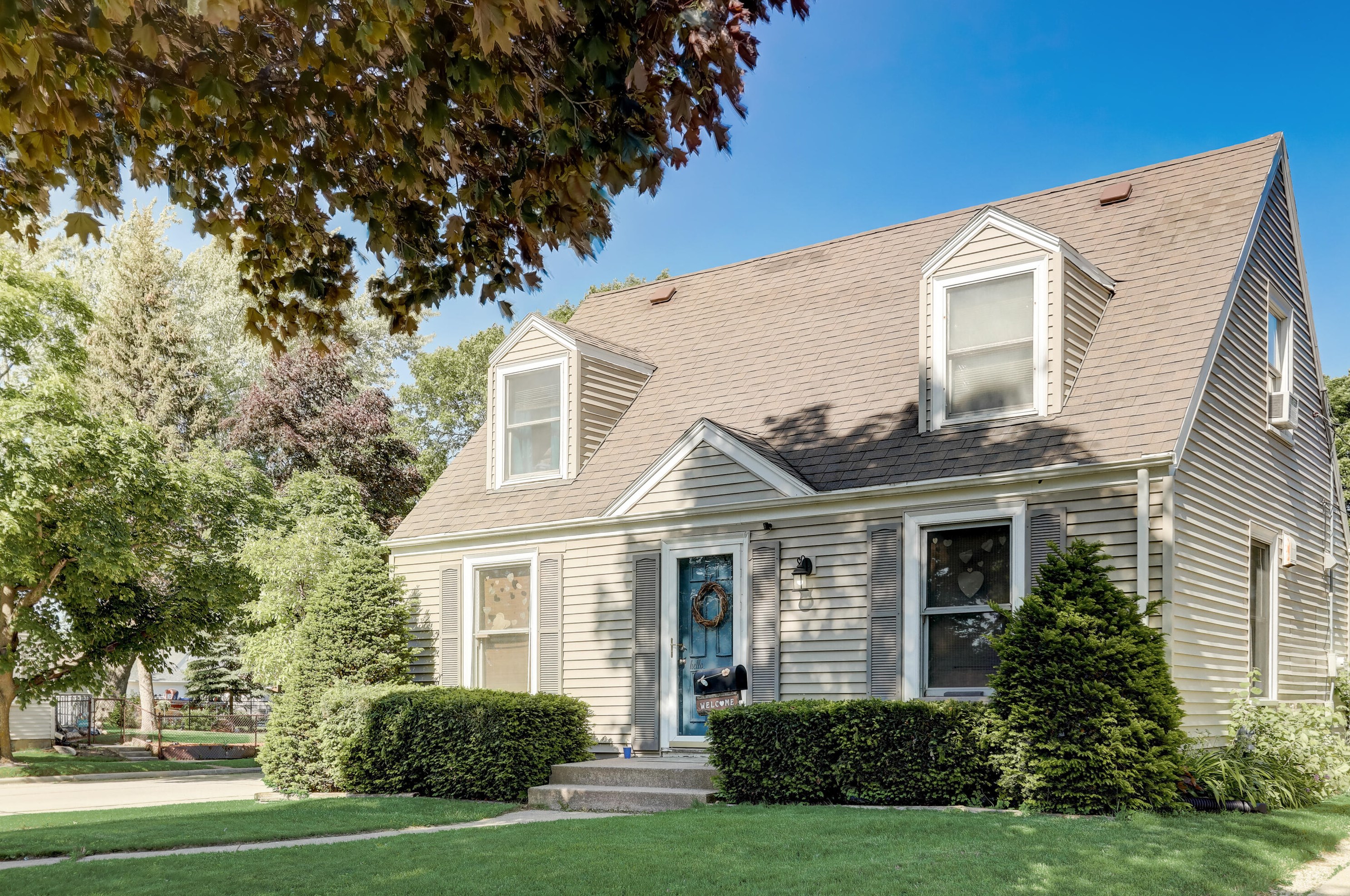 2301 Blaine Ave, Racine, WI 53405-4123