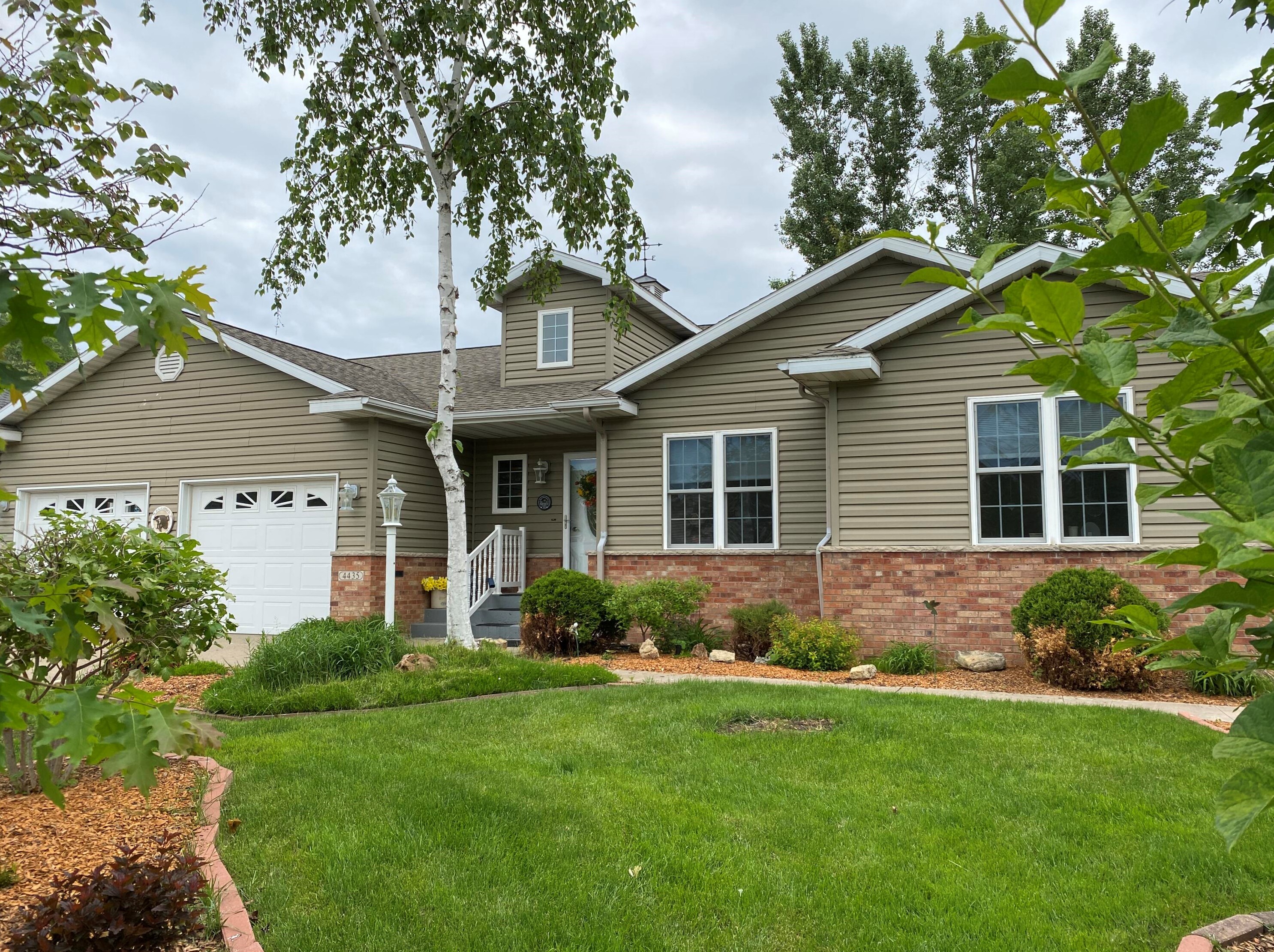4435 Brickyard Ln, La Crosse, WI 54601
