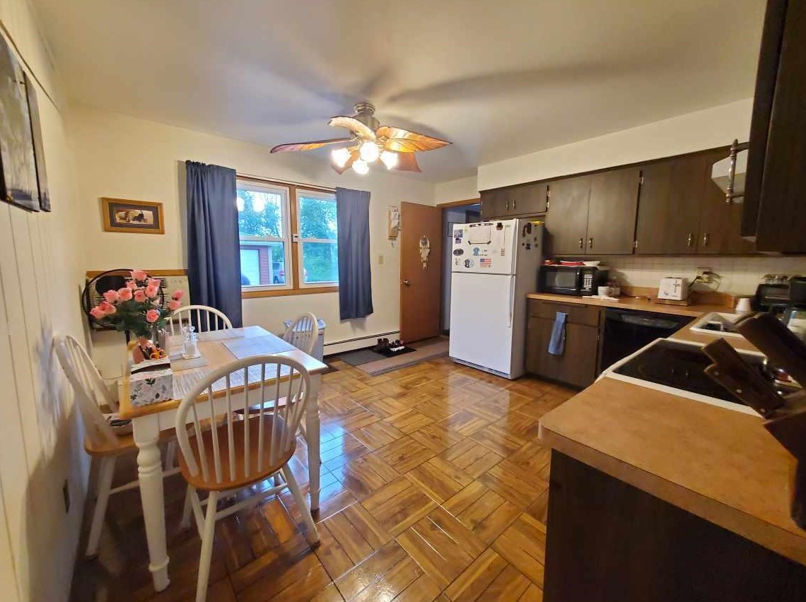 331 Heather Ln, Waubeka, WI 53021-9489