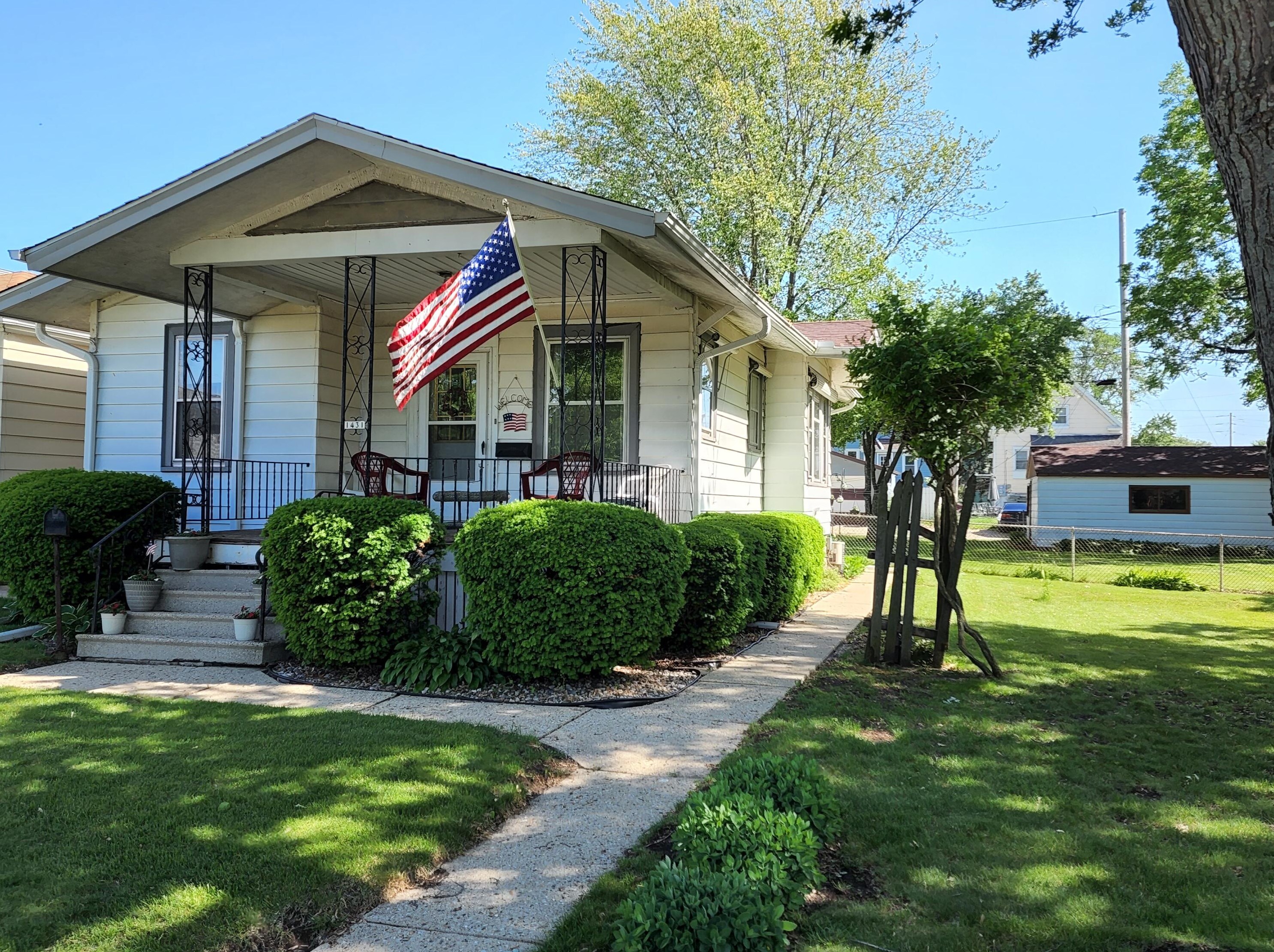 1431 Madison Ave, South Milwaukee, WI 53172