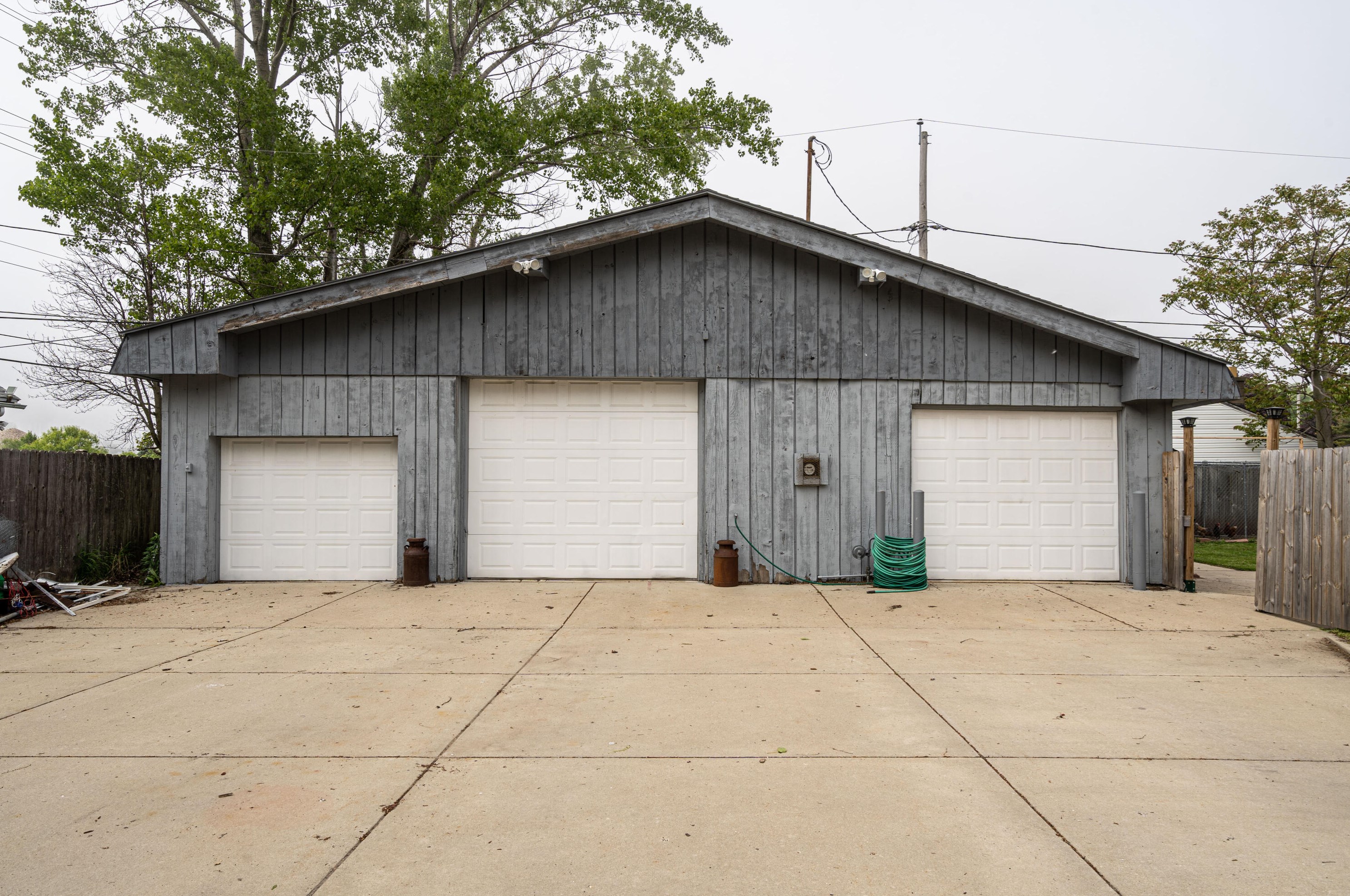 1606 Enos Ave, Racine, WI 53403-3614