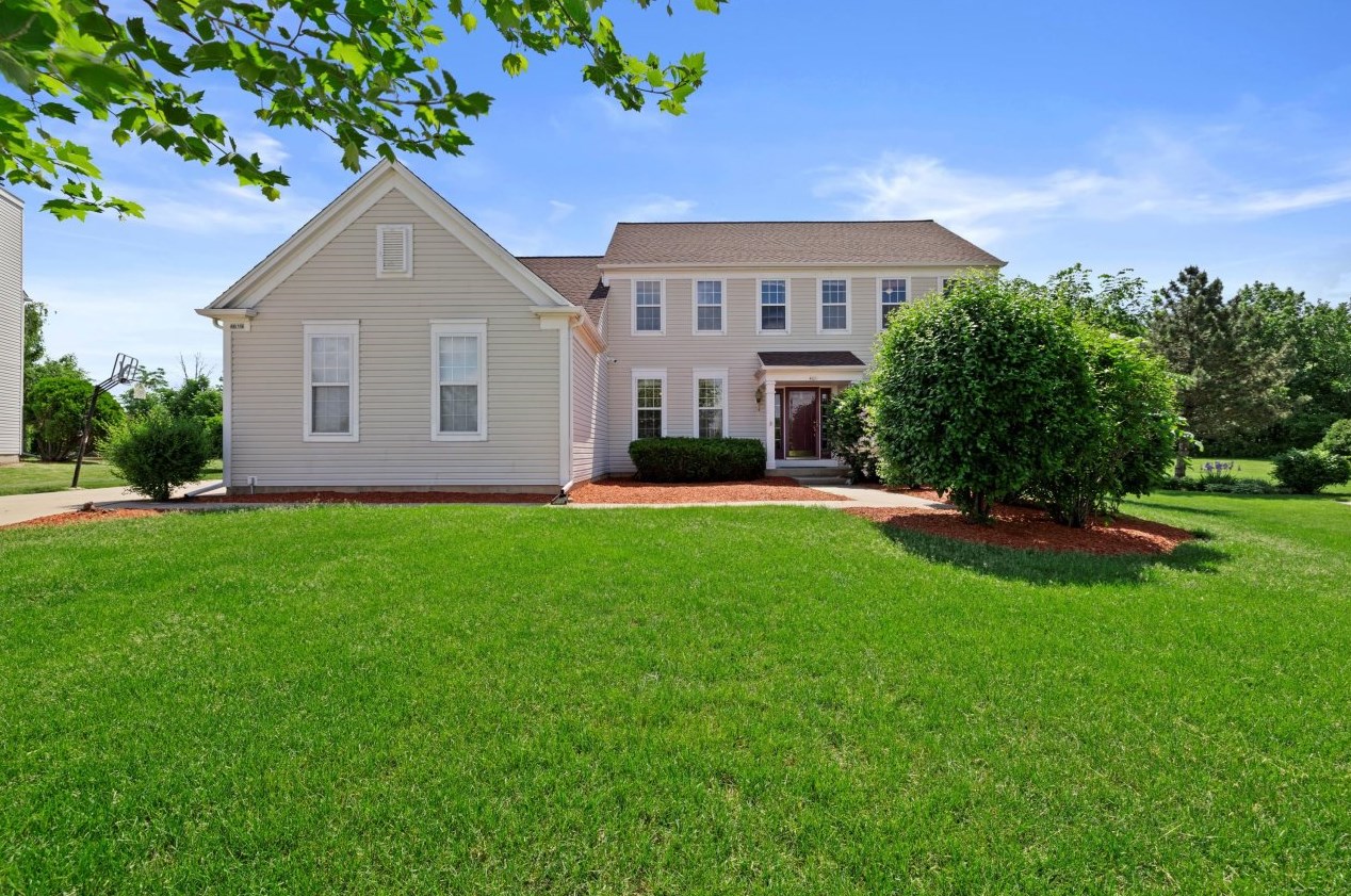 4619 Sharon Ln, Hales Corners, WI 53132-8622