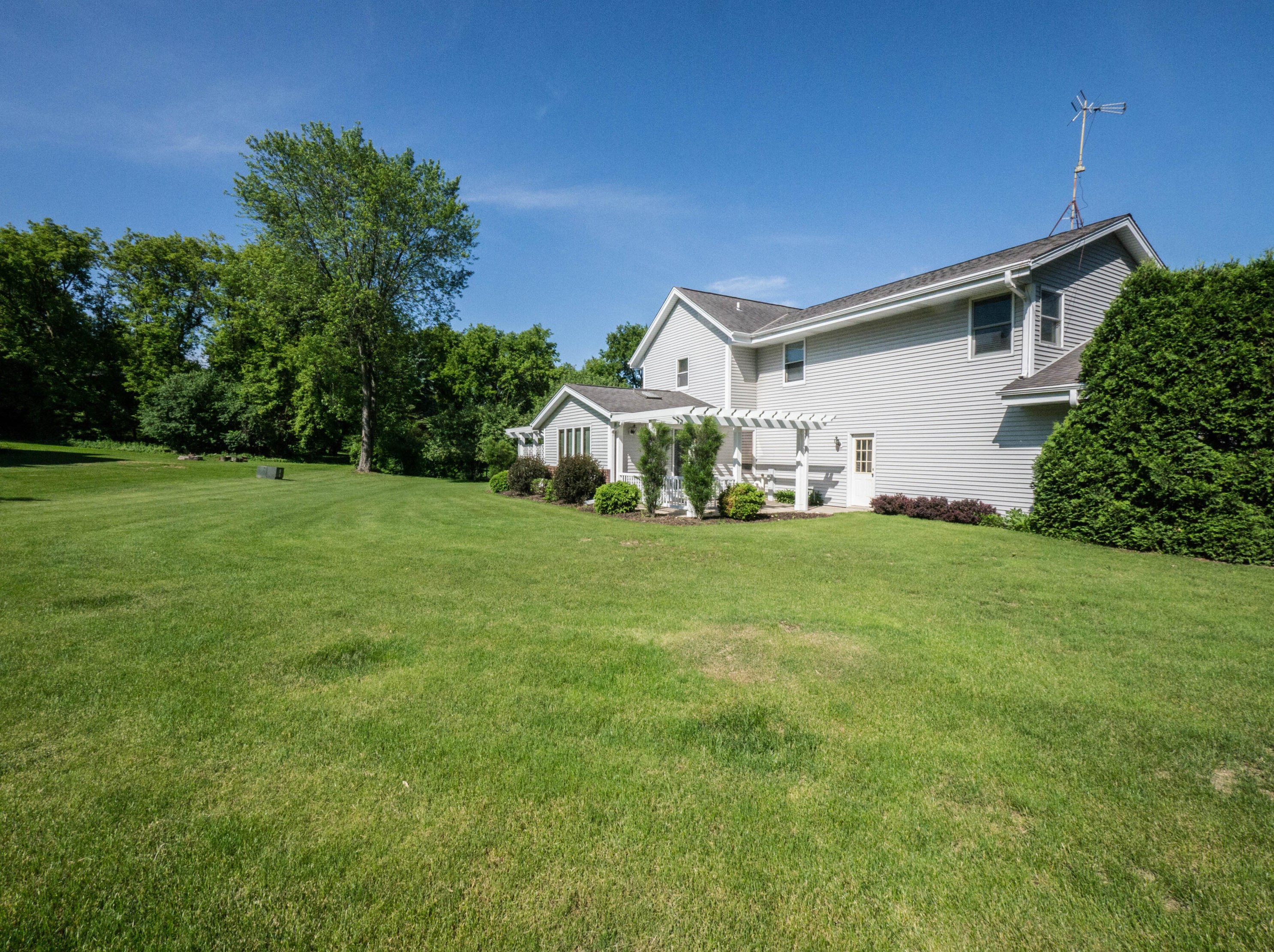 20115 Colony Ct, Brookfield, WI 53045