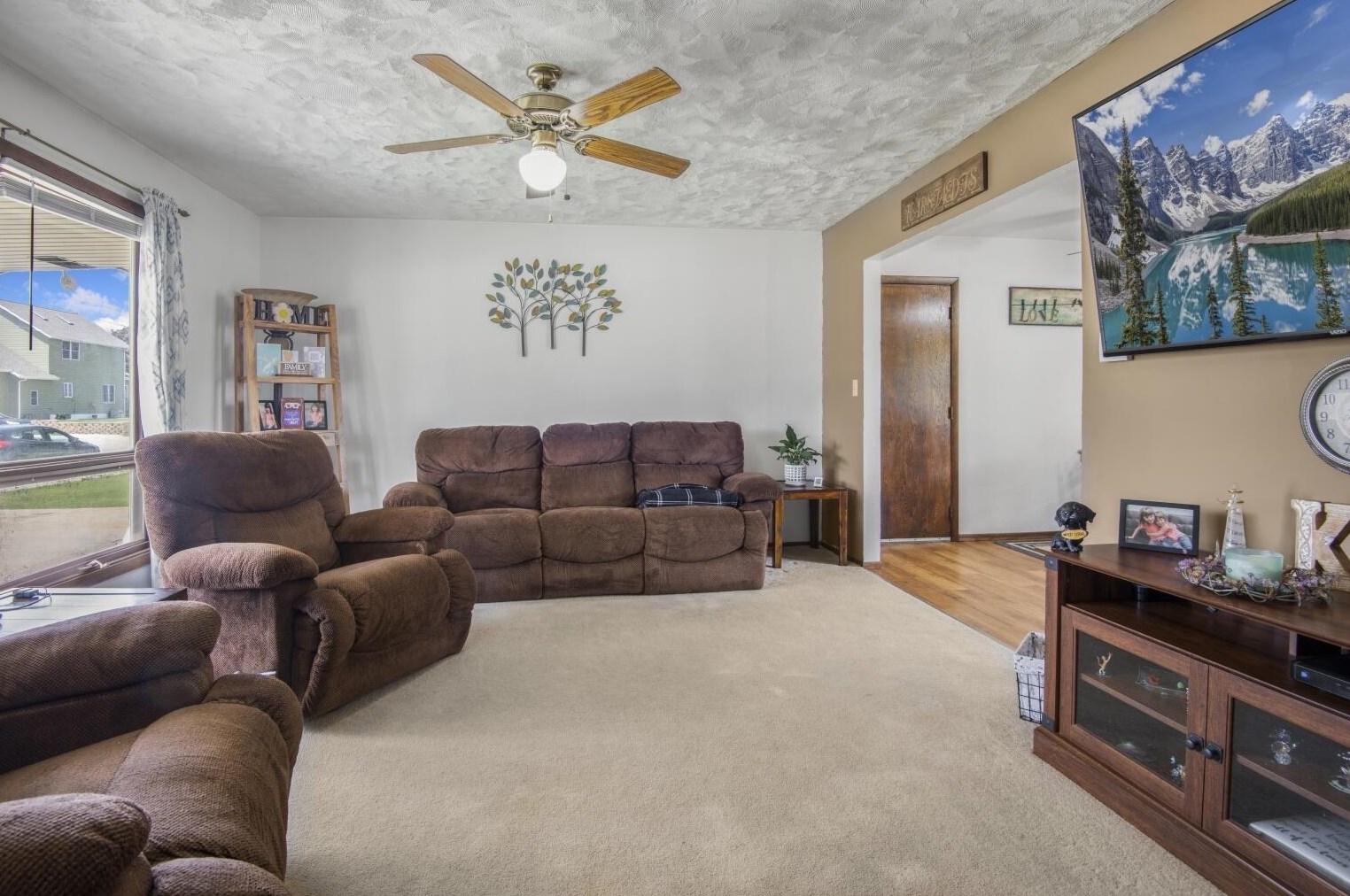 1517 S 36th St, Manitowoc, WI 54220