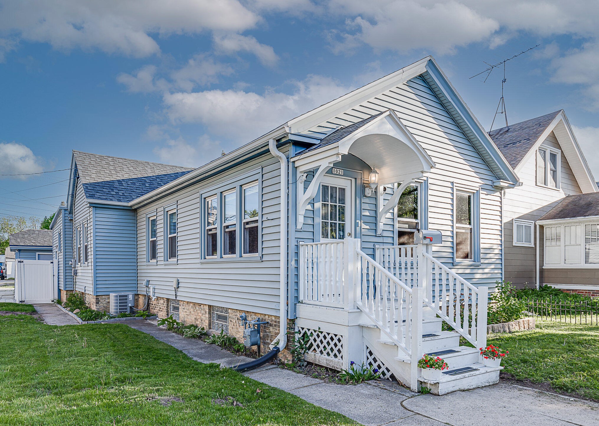 1021 Geele Ave, Sheboygan WI  53083-4860 exterior