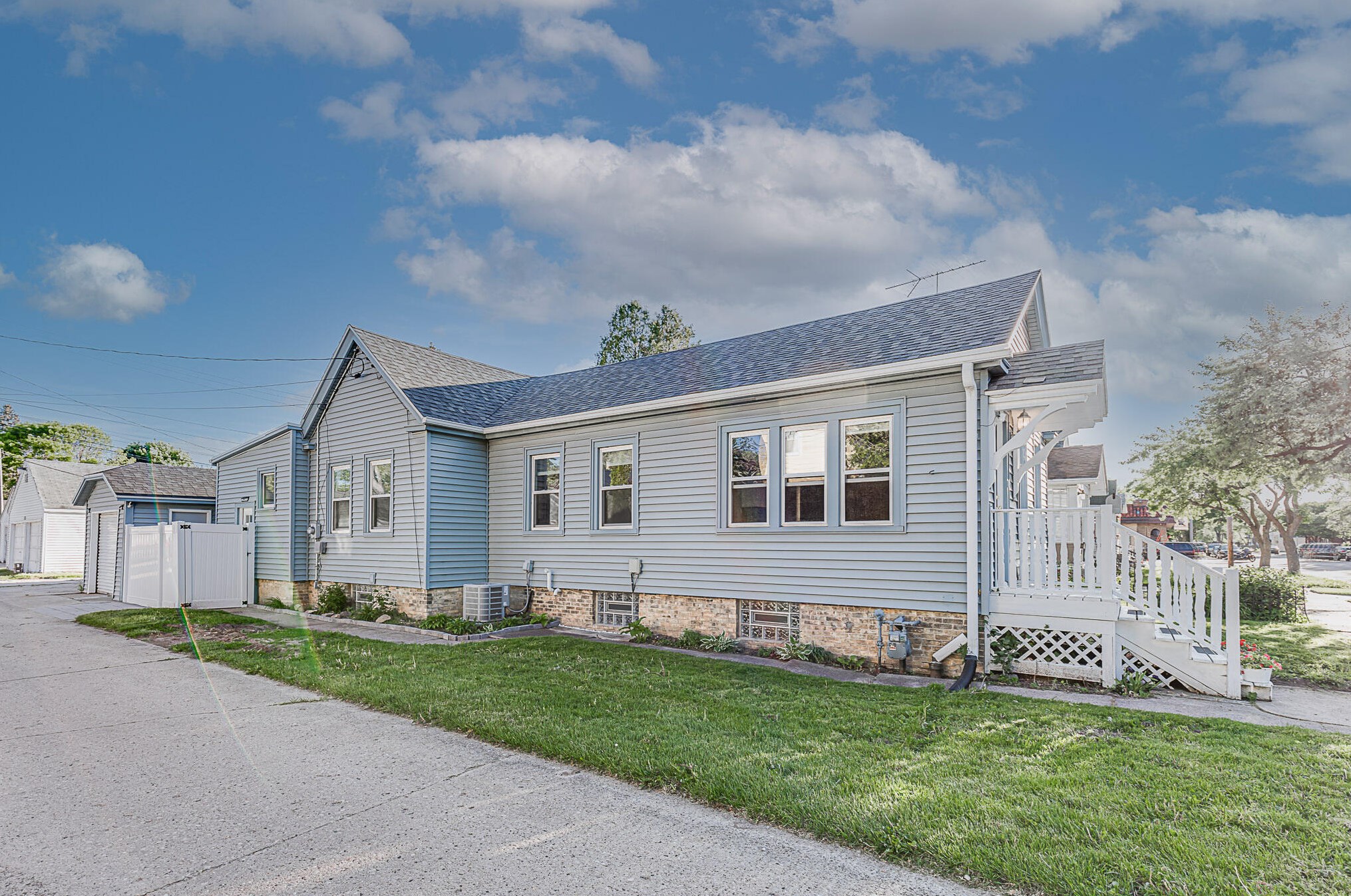1021 Geele Ave, Sheboygan WI  53083-4860 exterior