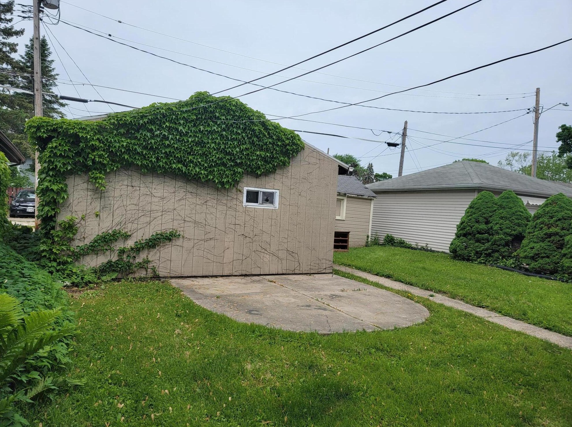 704 Blaine Ave, Racine WI  53405-2406 exterior