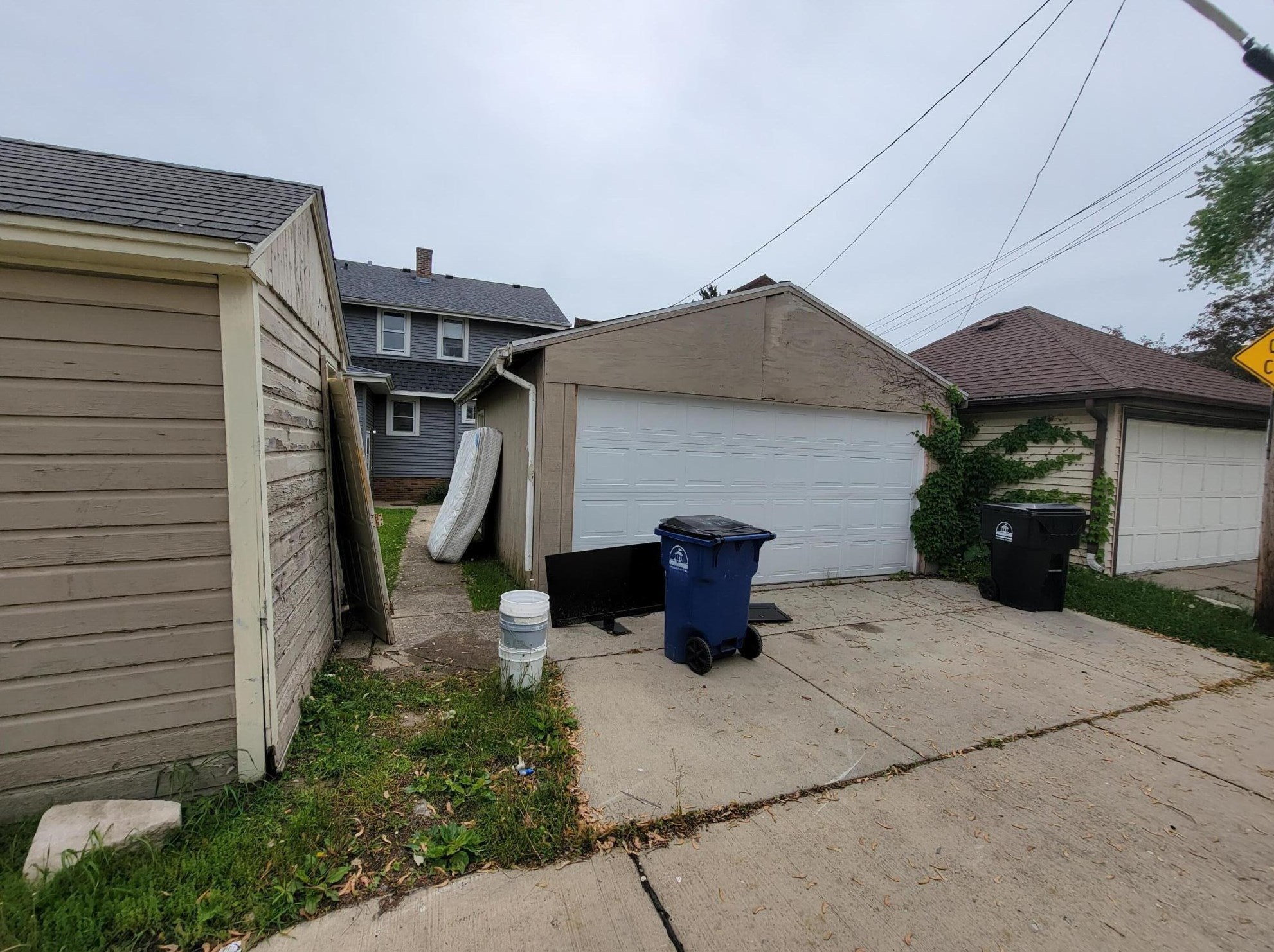 704 Blaine Ave, Racine WI  53405-2406 exterior
