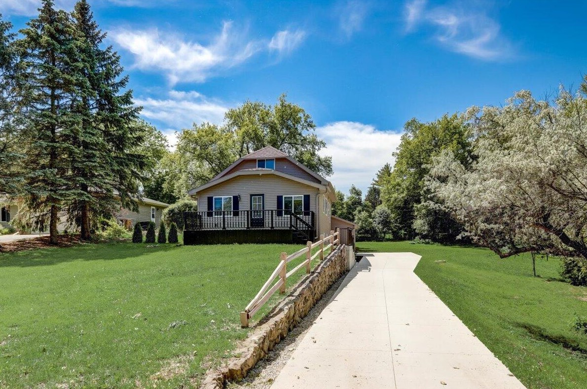 4015 12th St, Kenosha, WI 53144