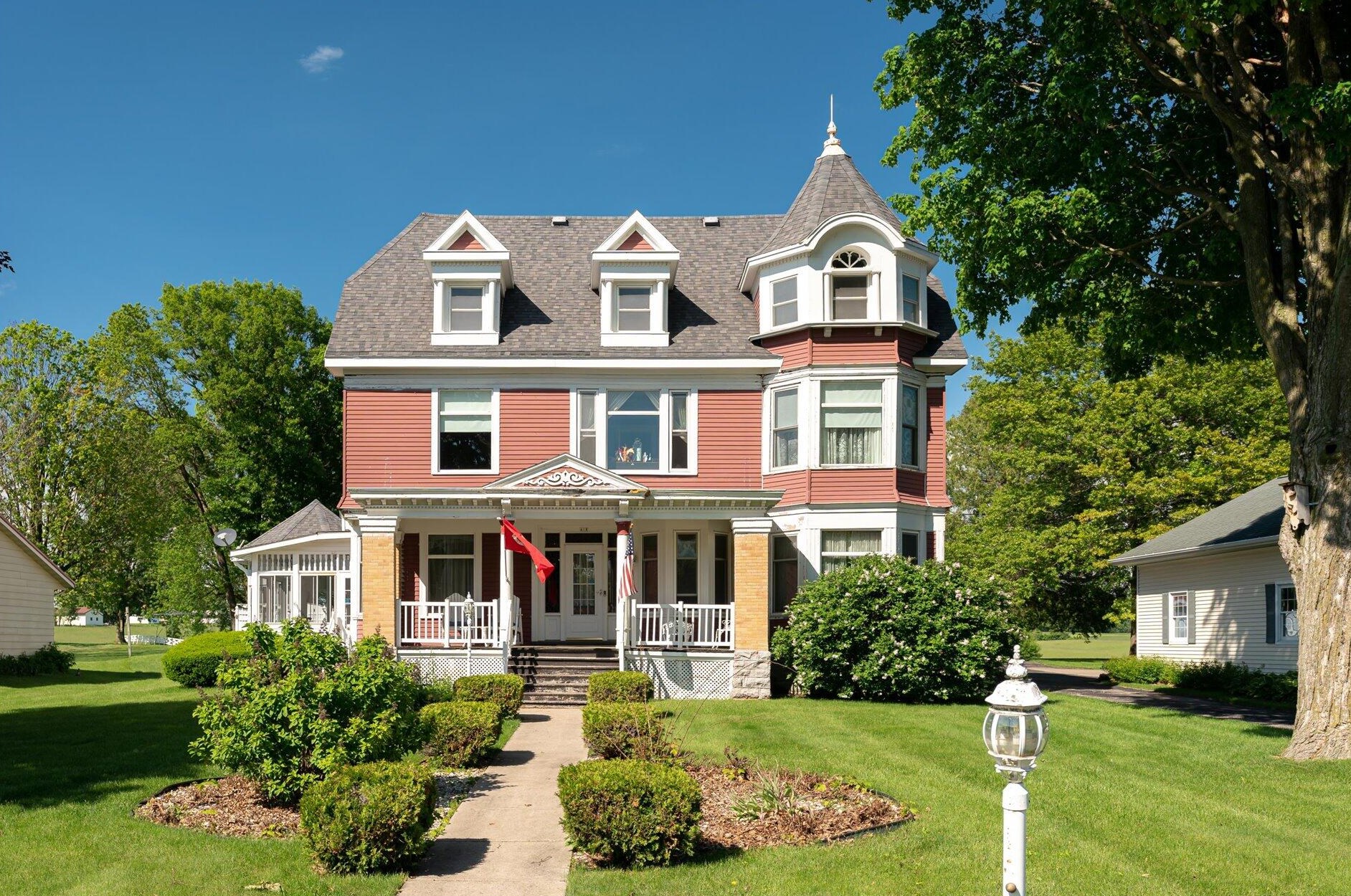 418 Broadway St, Cashton, WI 54619-8044