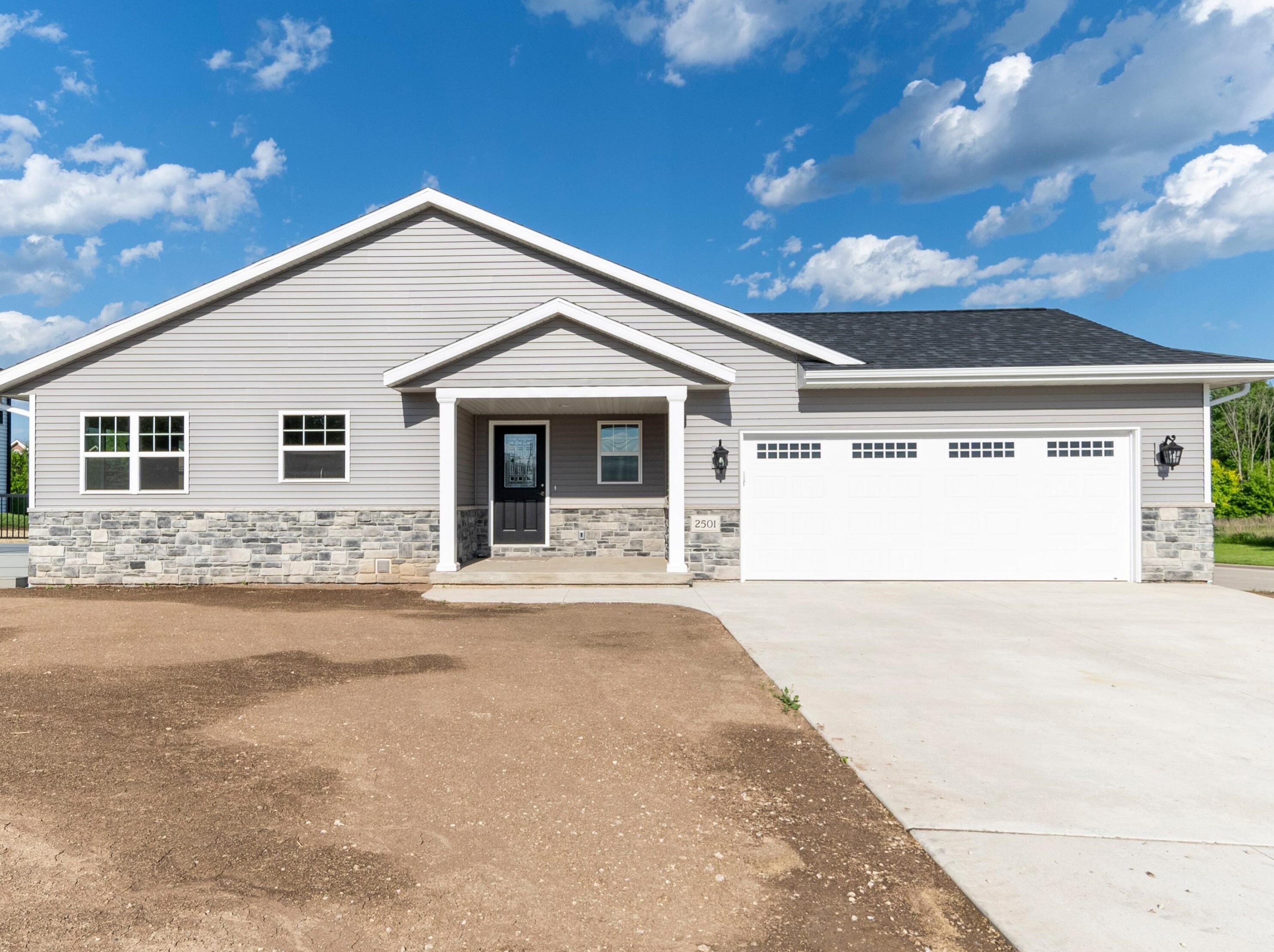2501 Stoney Brook Ct, Manitowoc, WI 54220