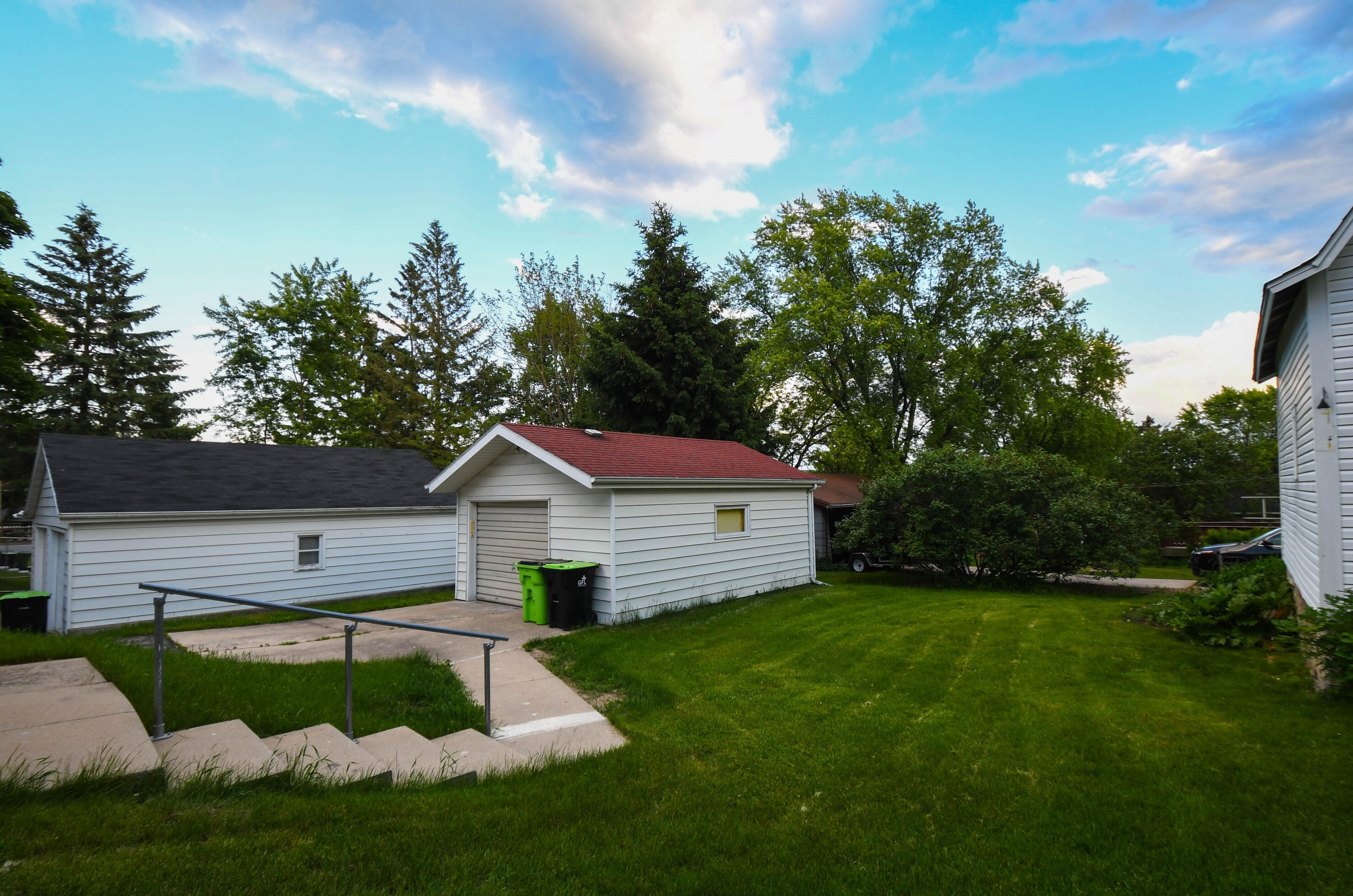 613 Union St, Hartford, WI 53027-1327