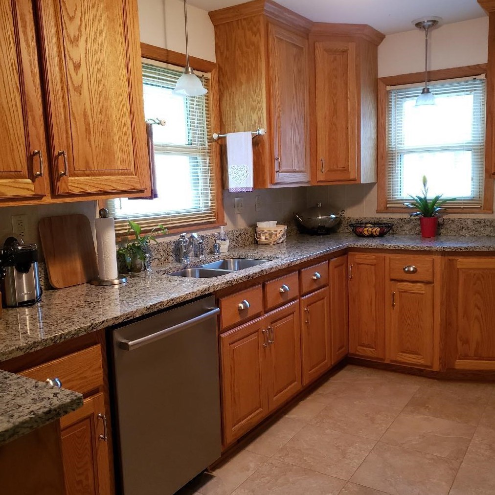 6185 S 116th St, Hales Corners, WI 53130