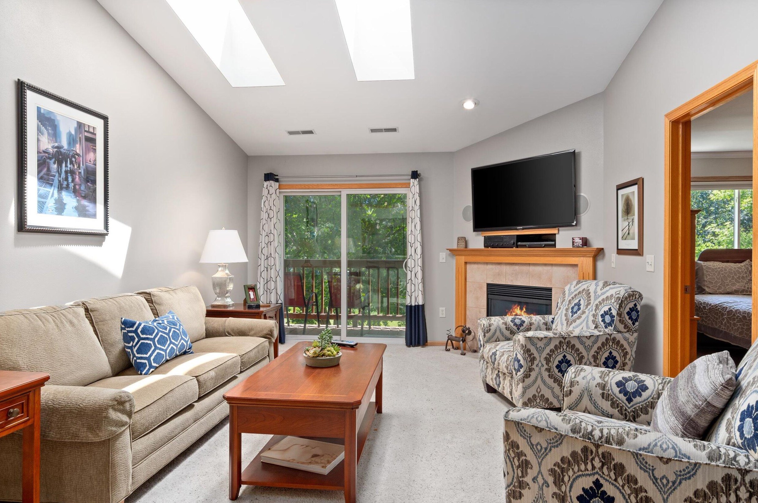 850 Evergreen Dr, Hartford, WI 53027-2457