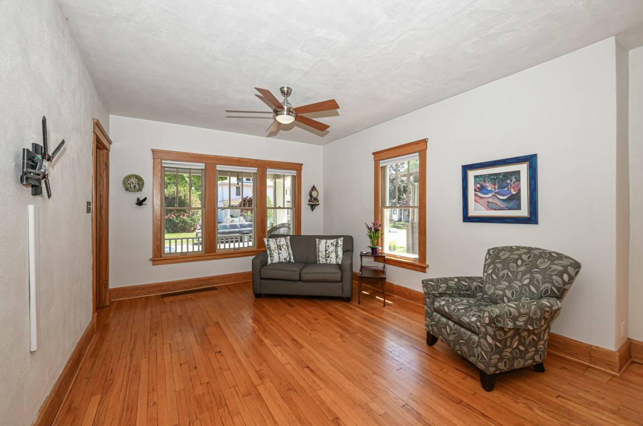 1106 Blaine Ave, Racine WI 53405-2905 exterior