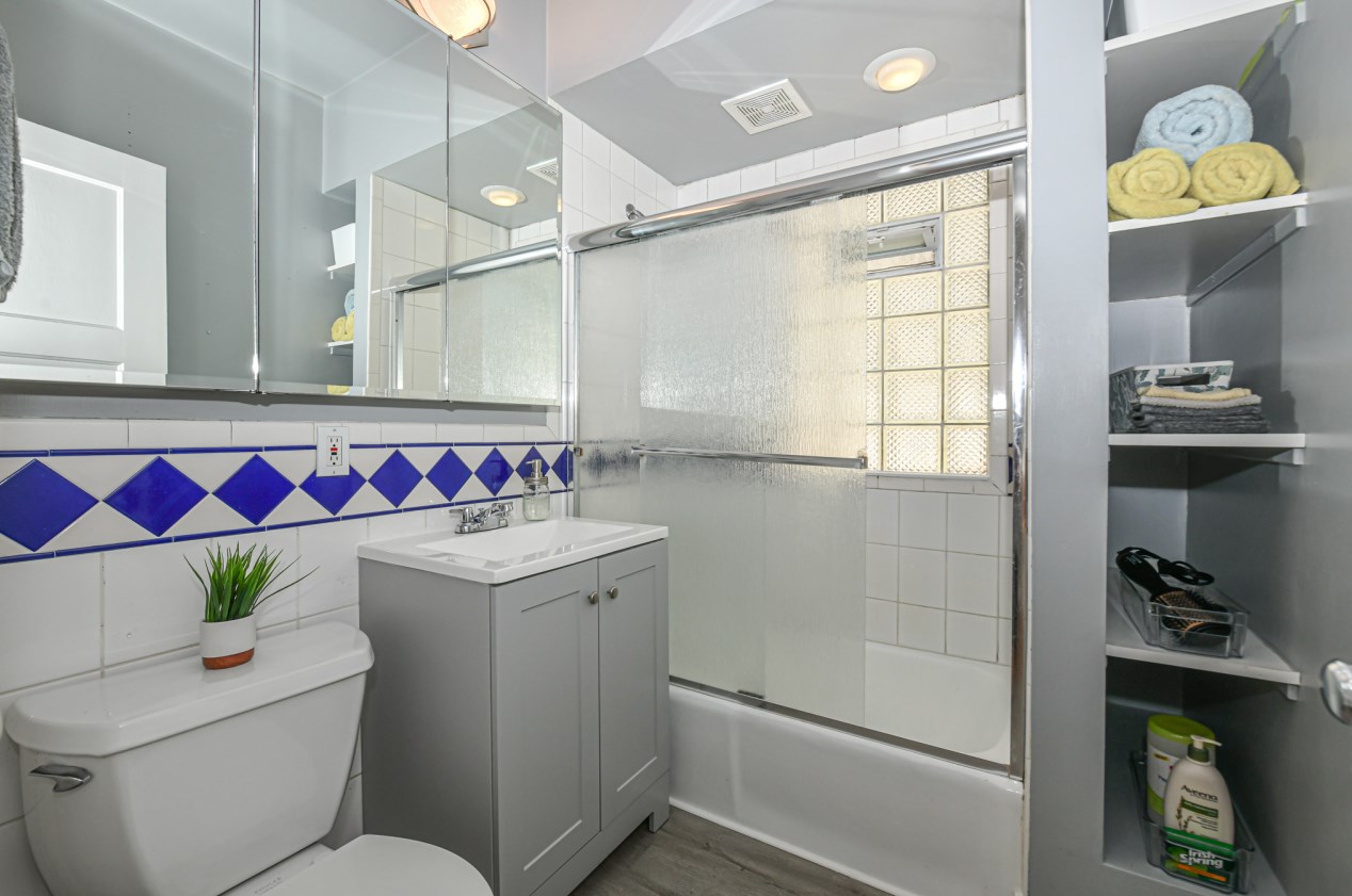 1106 Blaine Ave, Racine WI 53405-2905 exterior