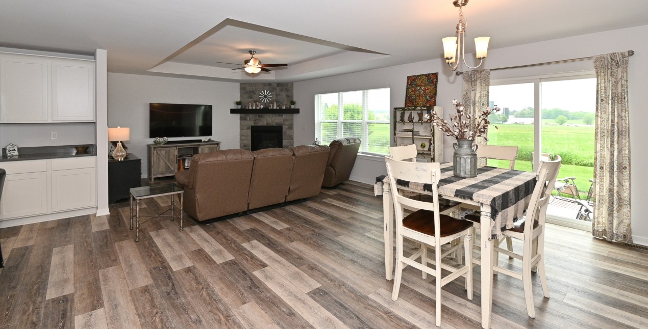 620 Spur Rd, Slinger WI  53086-9293 exterior