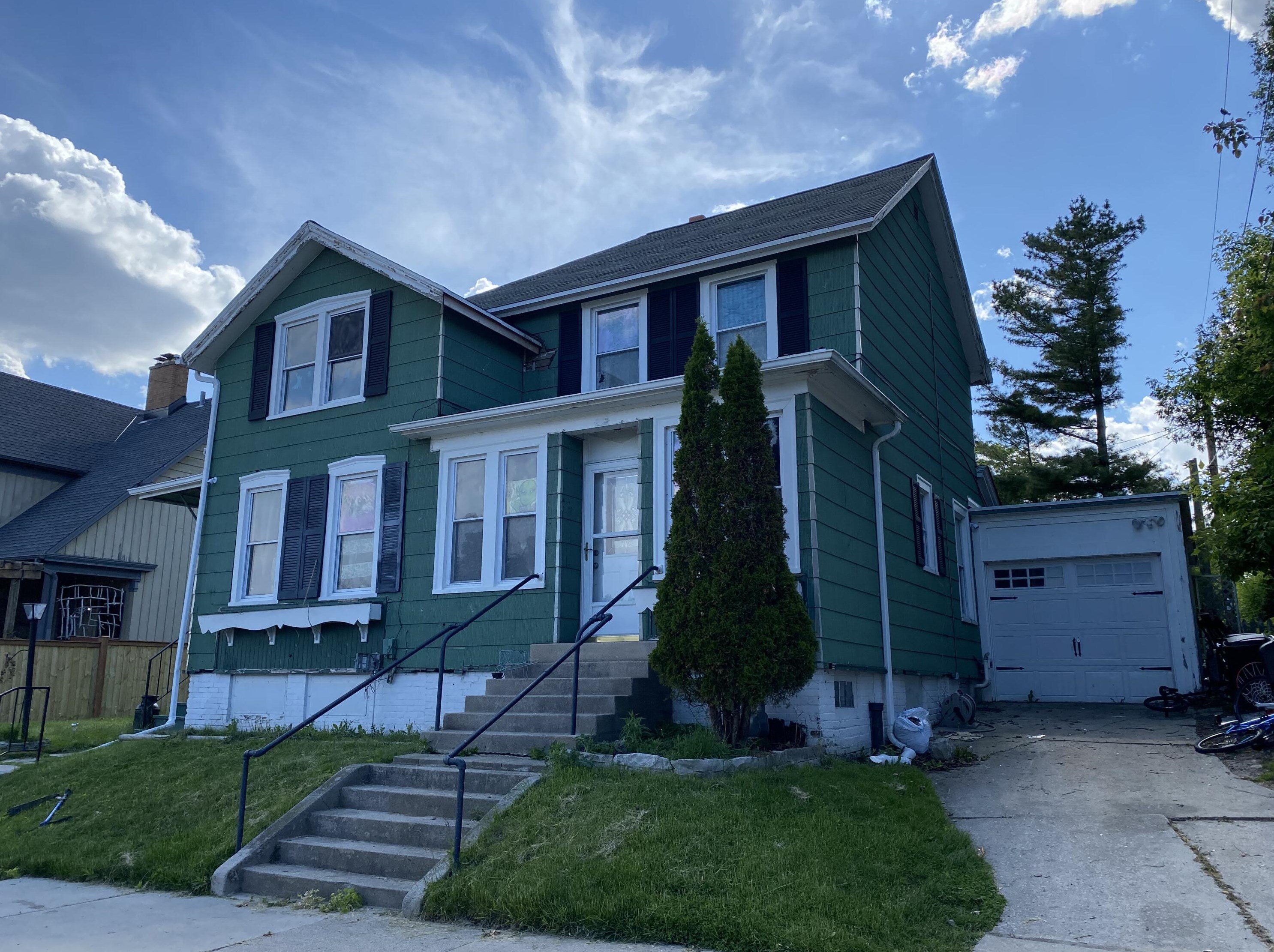 812 5th St, Sheboygan, WI 53081-4109