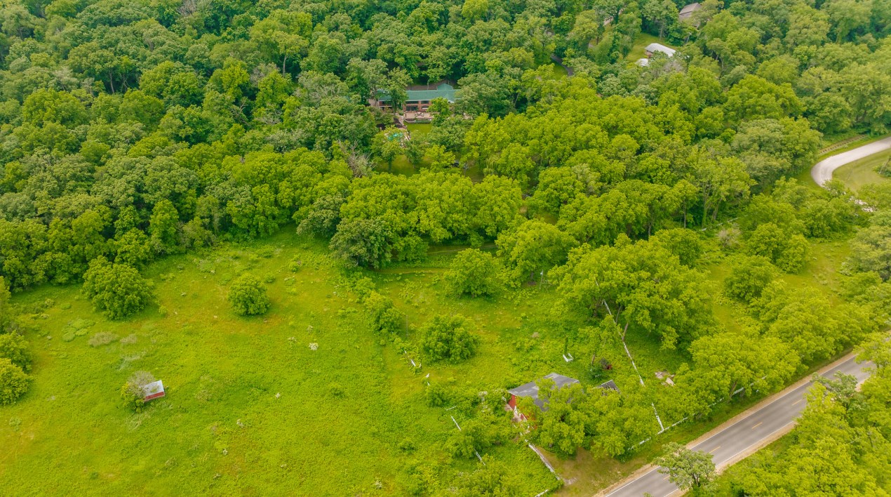 7201 E Starkwood Rd, Clinton, WI 53525