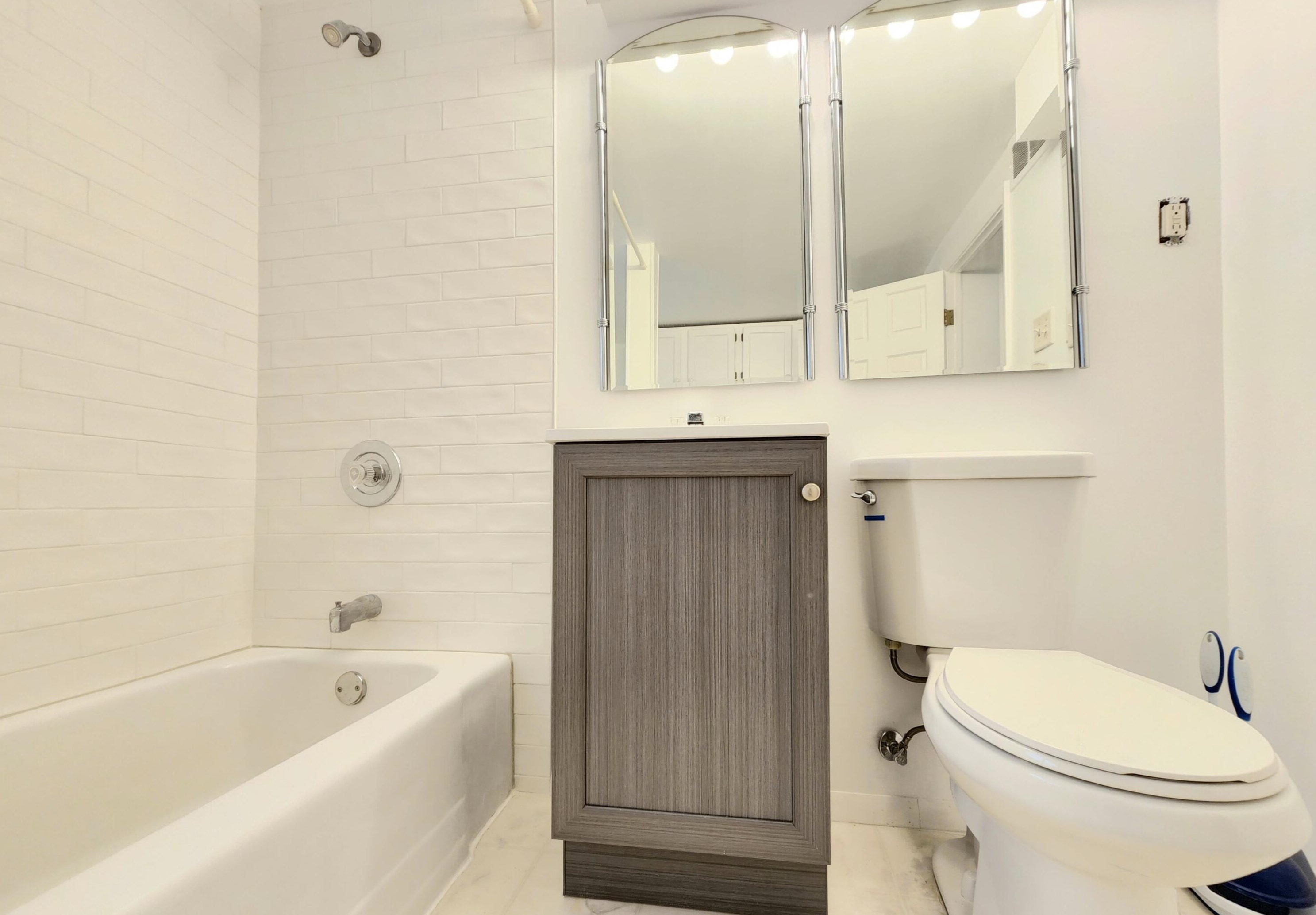 705 Nicholson Ave, South Milwaukee WI  53172-1446 exterior