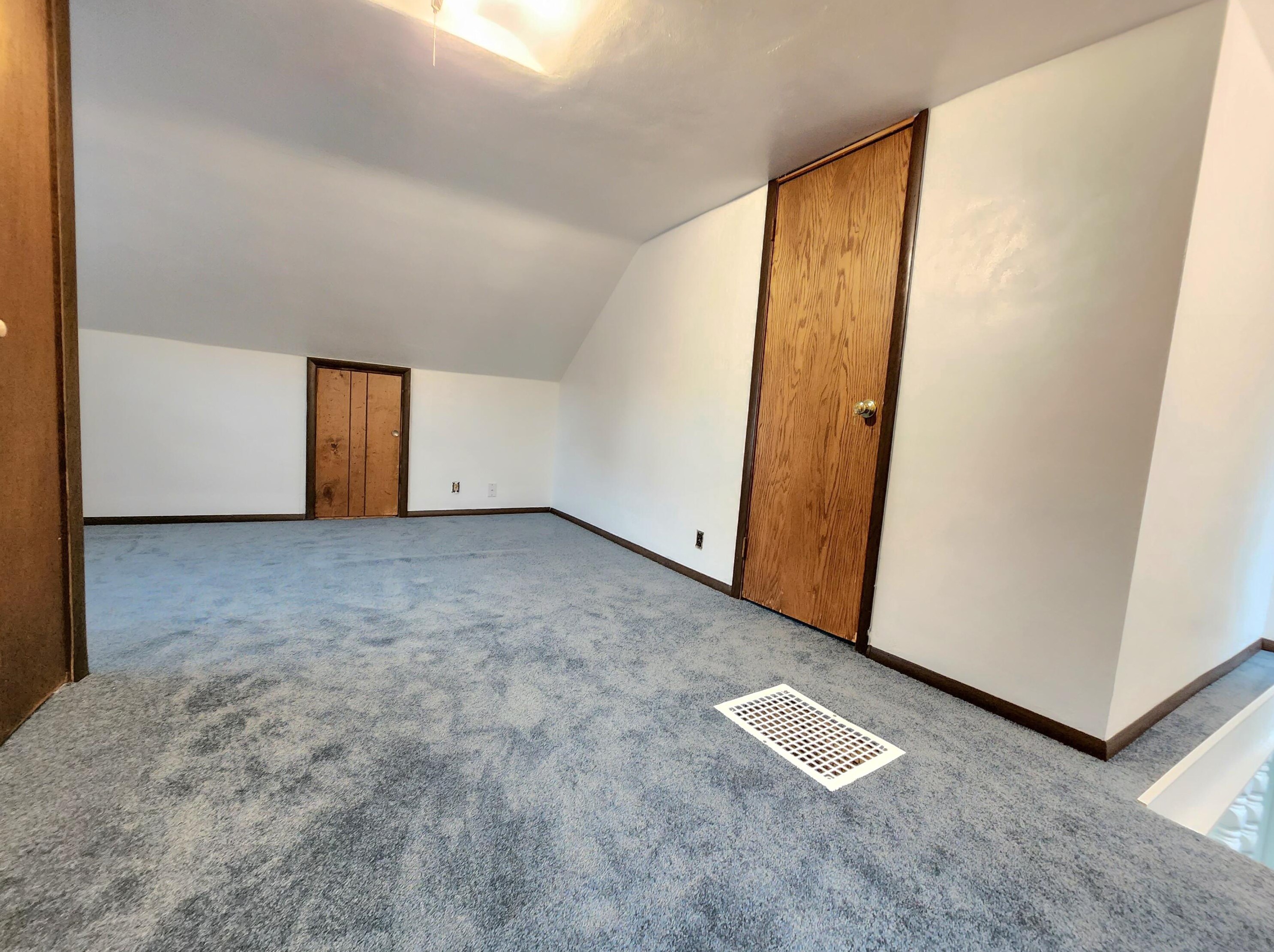 705 Nicholson Ave, South Milwaukee WI  53172-1446 exterior