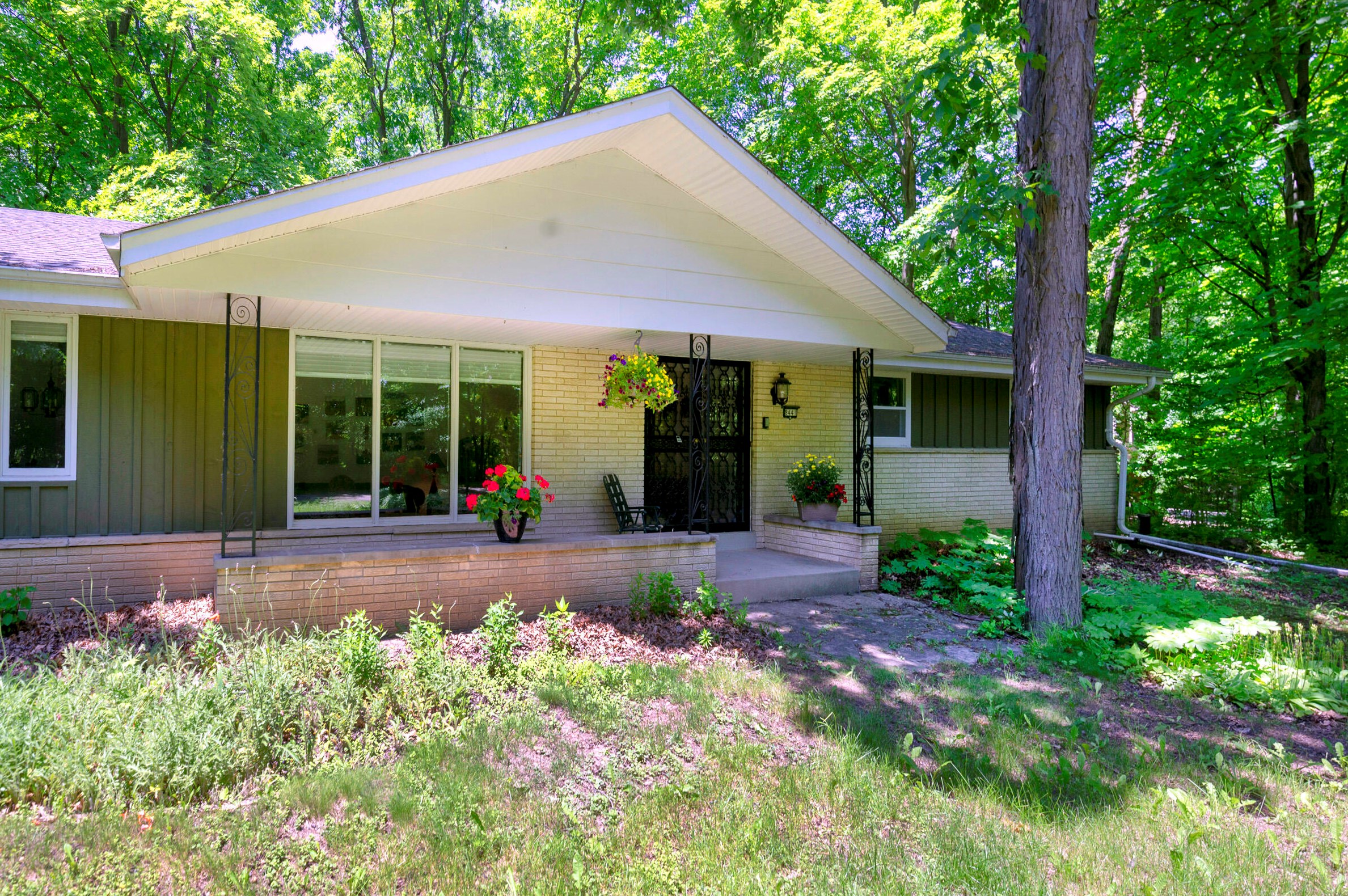 8441 S 20th St, Oak Creek, WI 53154