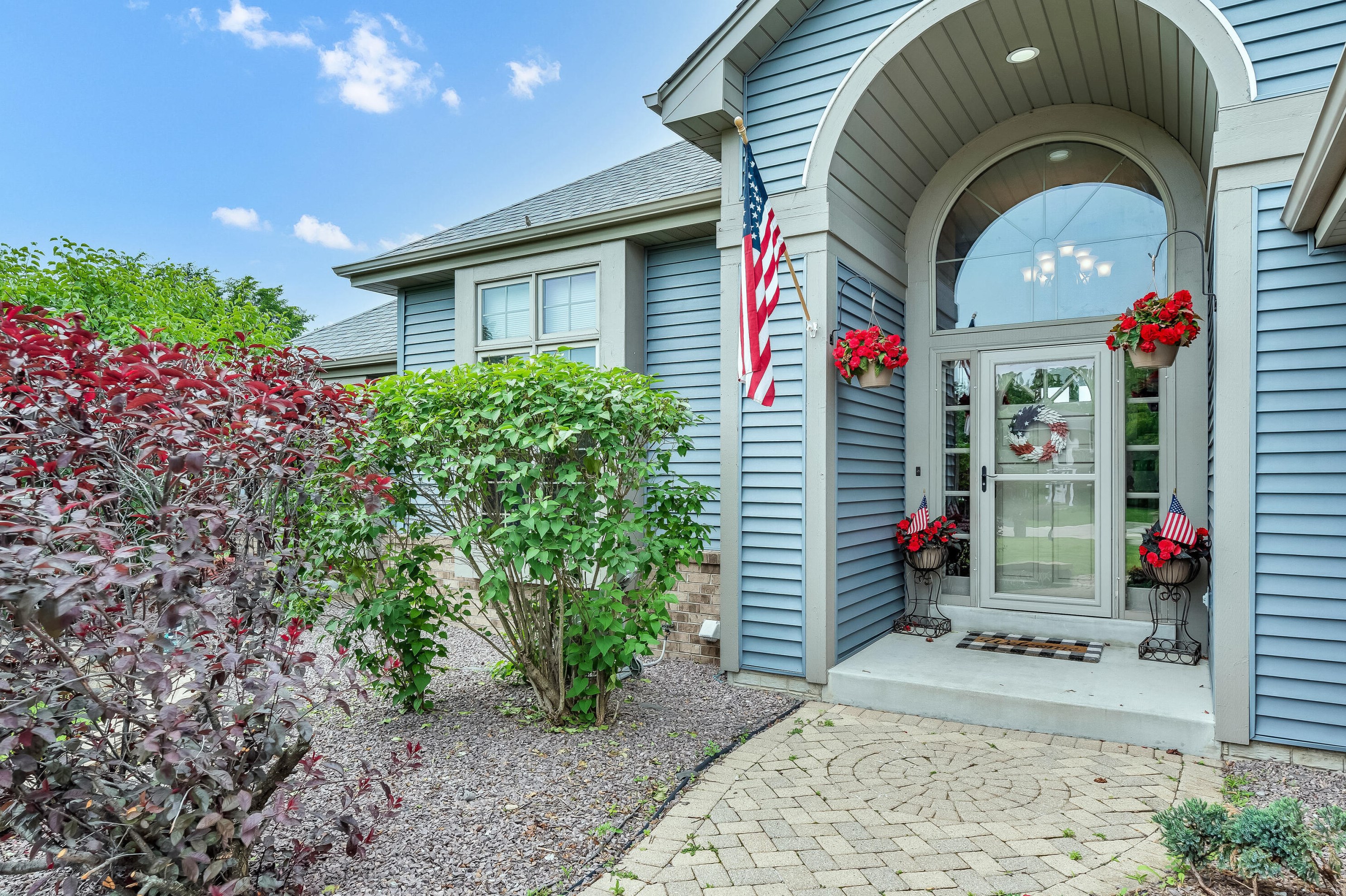 8488 E Ridge Dr, Kenosha, WI 53158