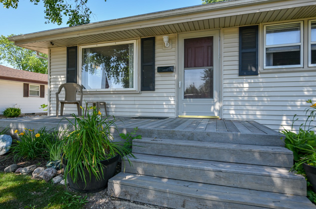 727 10th Ave, Grafton, WI 53024